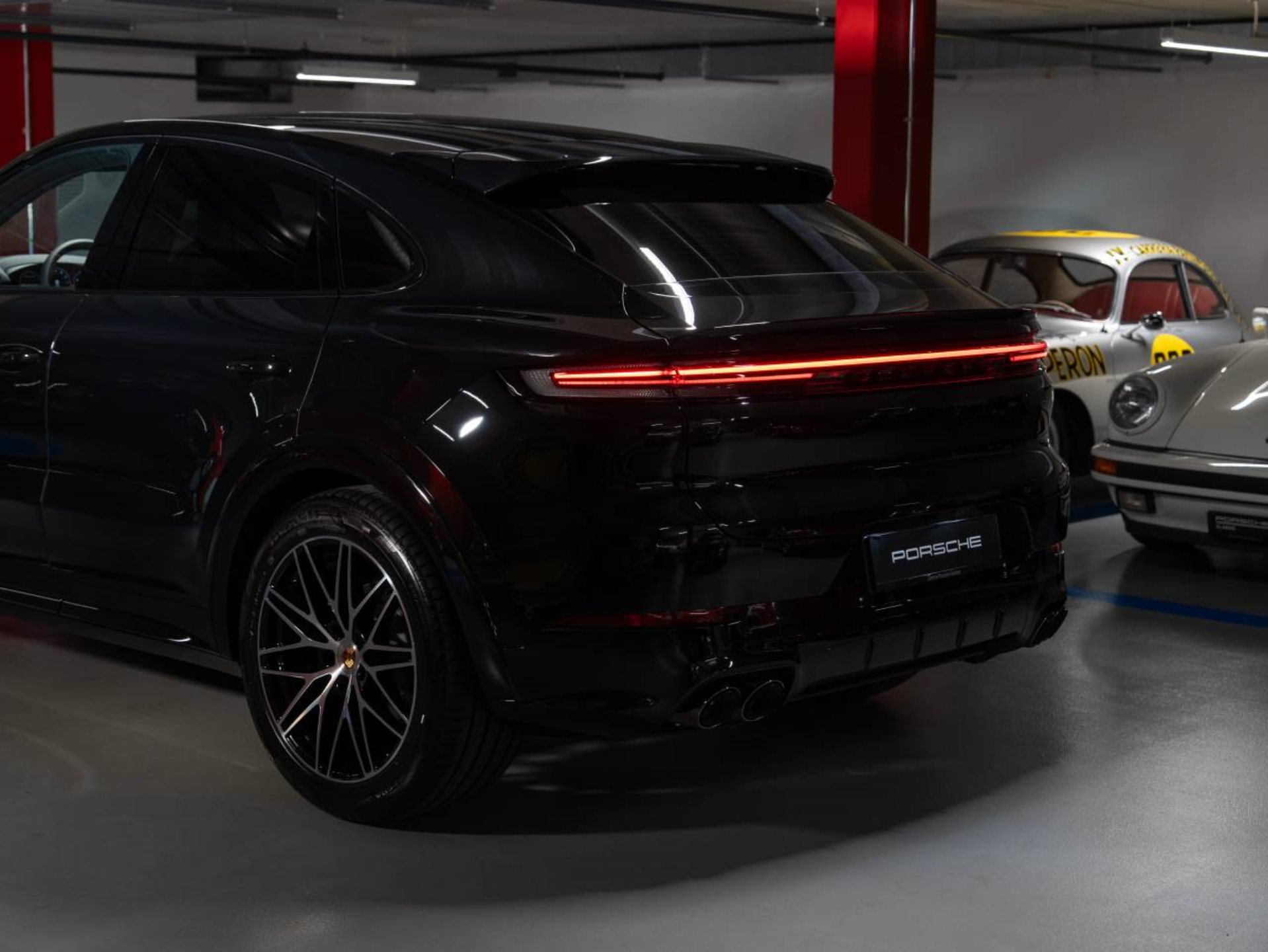 PORSCHE Cayenne Coupé Black Edition-image-23