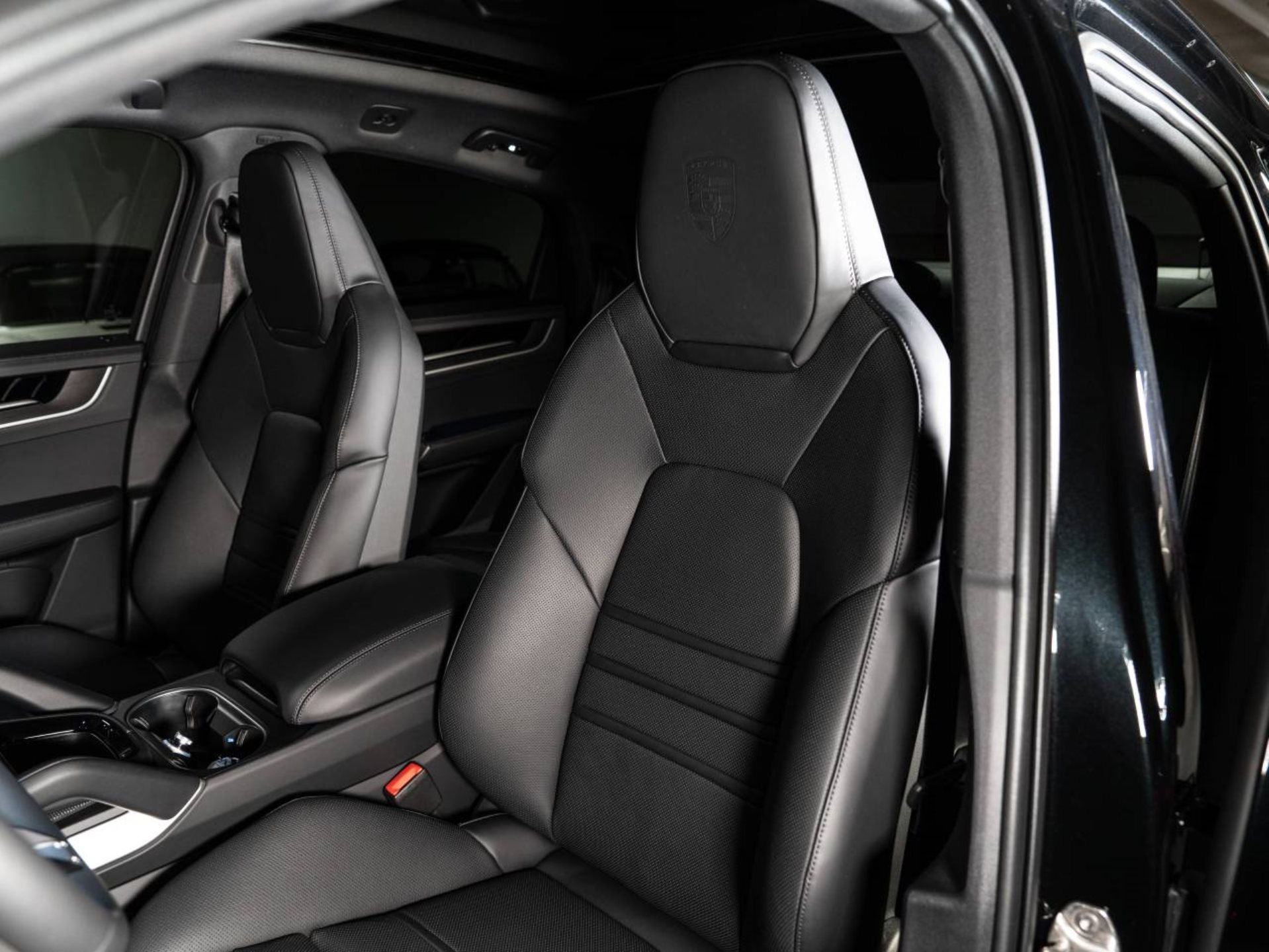 PORSCHE Cayenne Coupé Black Edition-image-4