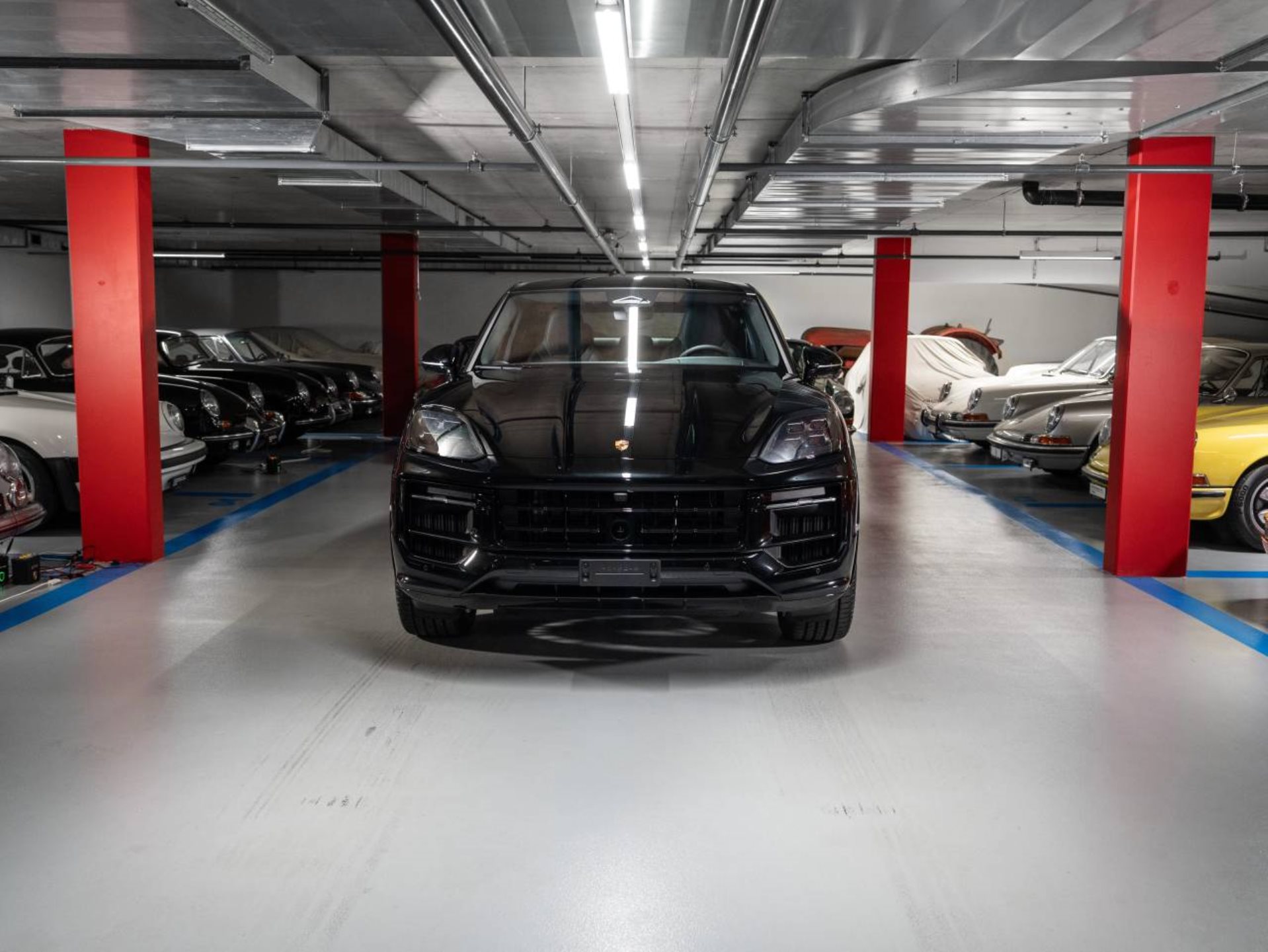 PORSCHE Cayenne Coupé Black Edition-image-1
