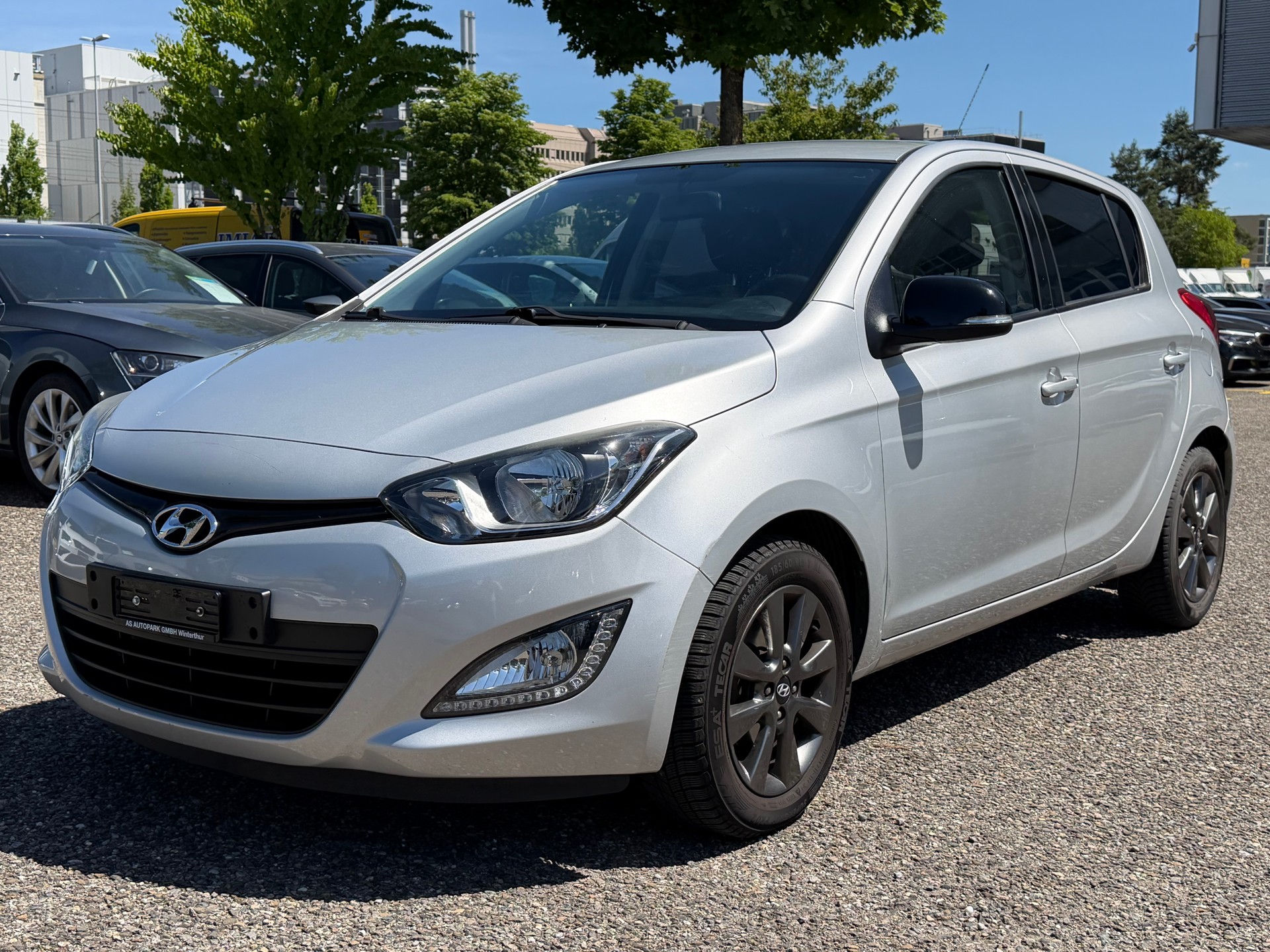 HYUNDAI i20 1.2 **TOP PREIS**-image-0
