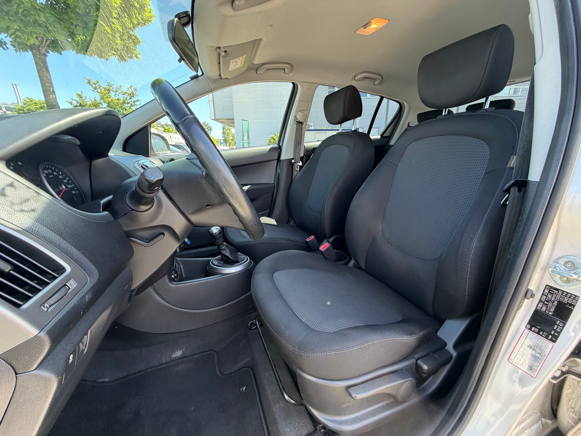 HYUNDAI i20 1.2 **TOP PREIS**-image-8
