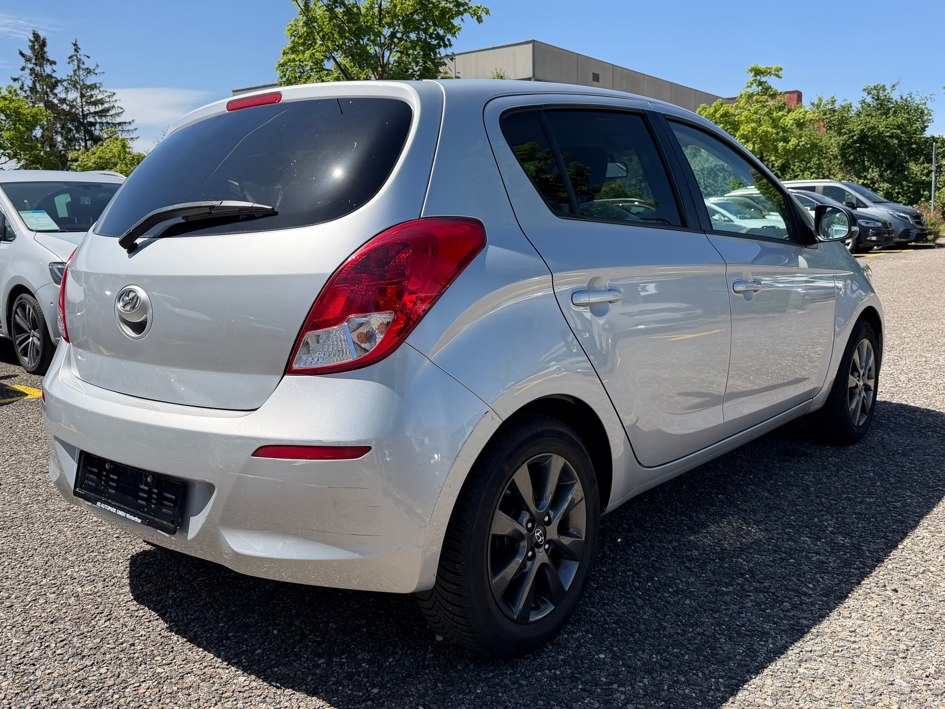 HYUNDAI i20 1.2 **TOP PREIS**-image-4
