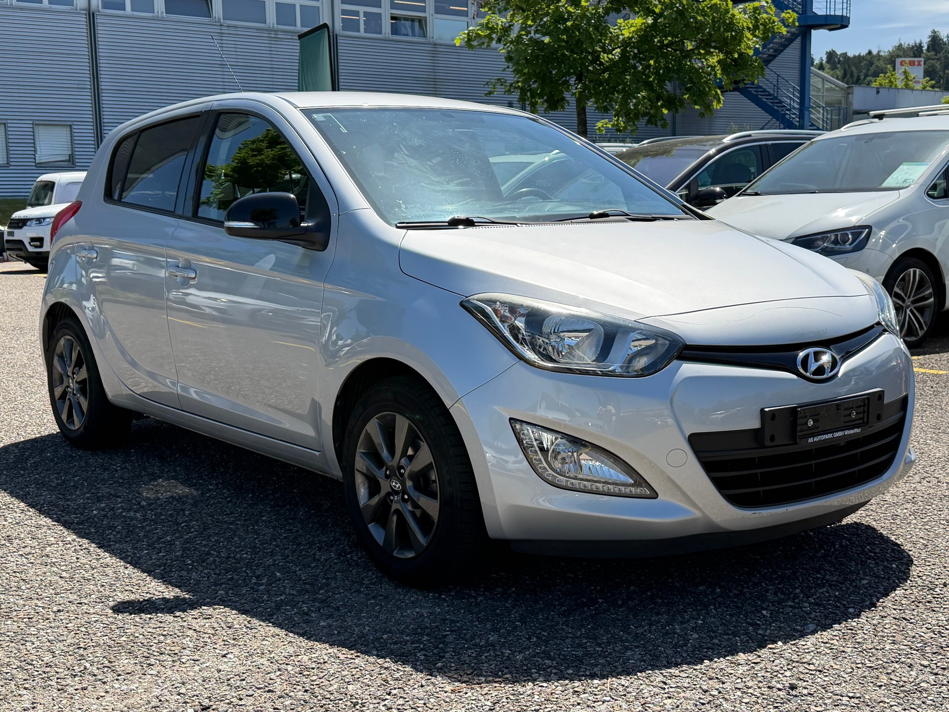 HYUNDAI i20 1.2 **TOP PREIS**-image-2