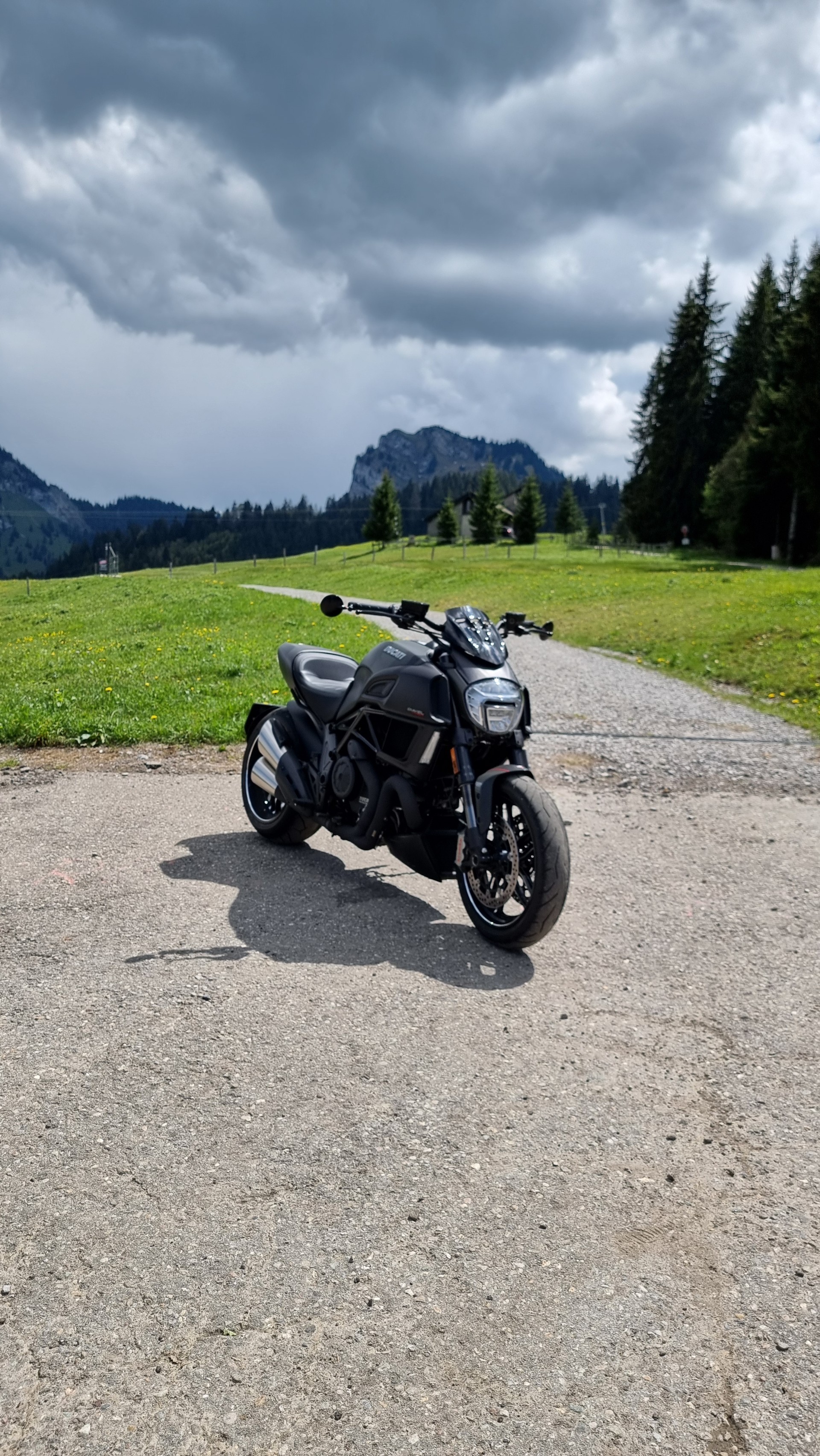 DUCATI Diavel 1200 Carbon-image-7