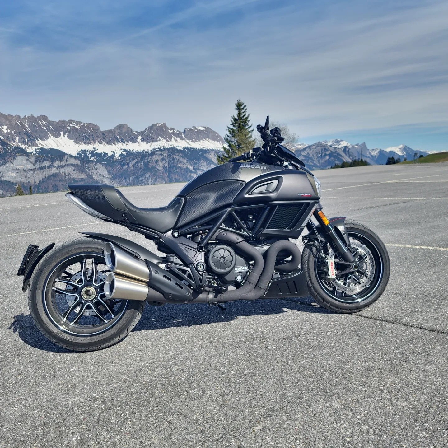 DUCATI Diavel 1200 Carbon-image-6