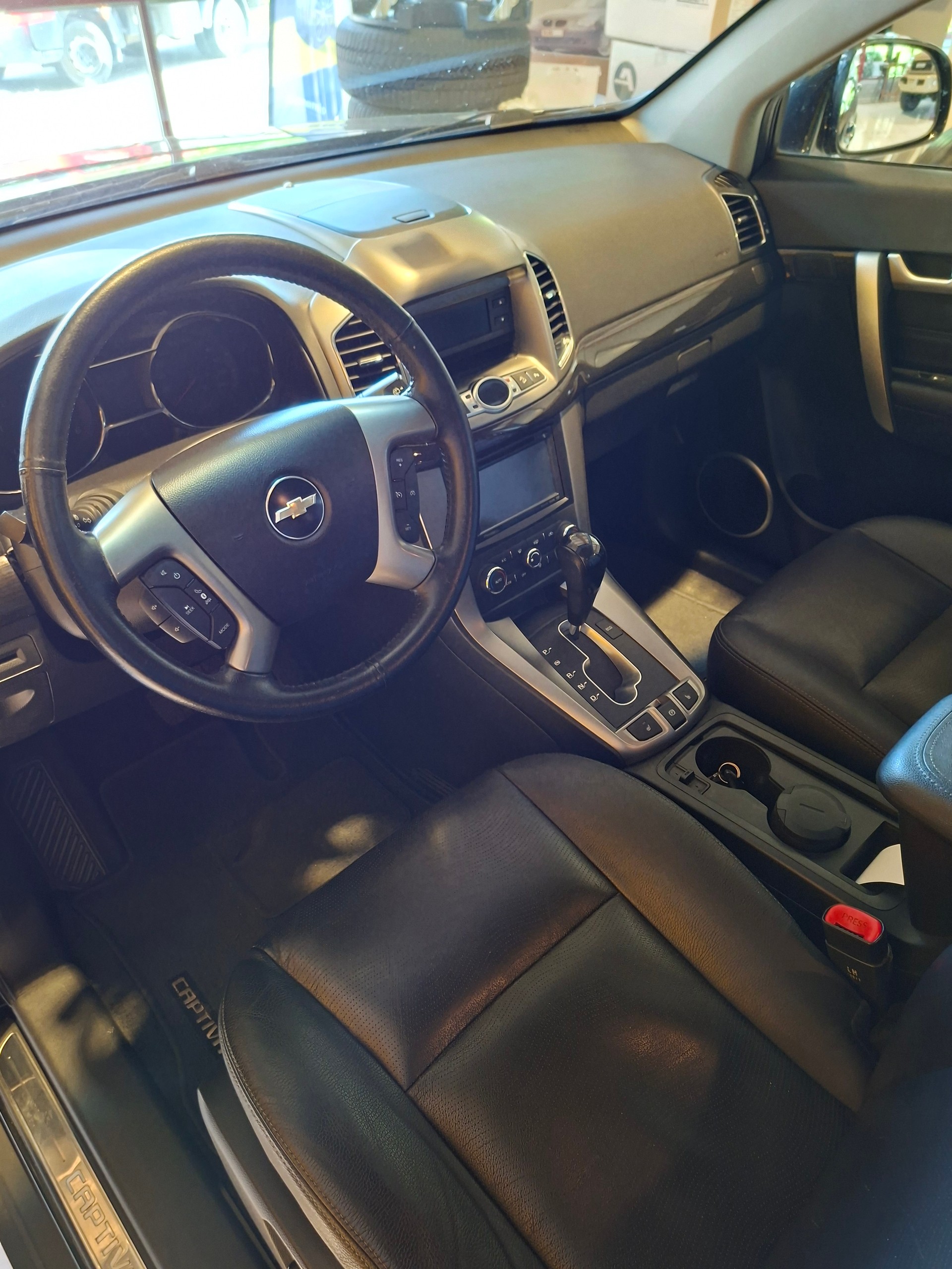 CHEVROLET Captiva 2.2 VCDi LT 4WD Automatic-image-5