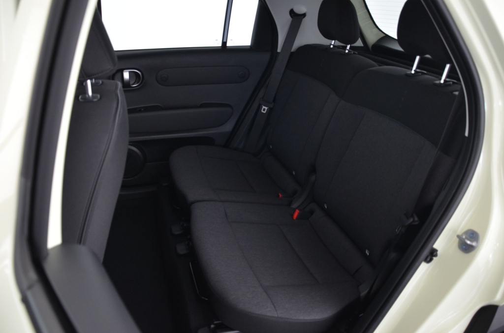 HYUNDAI Inster 49kWh Luxury-image-12