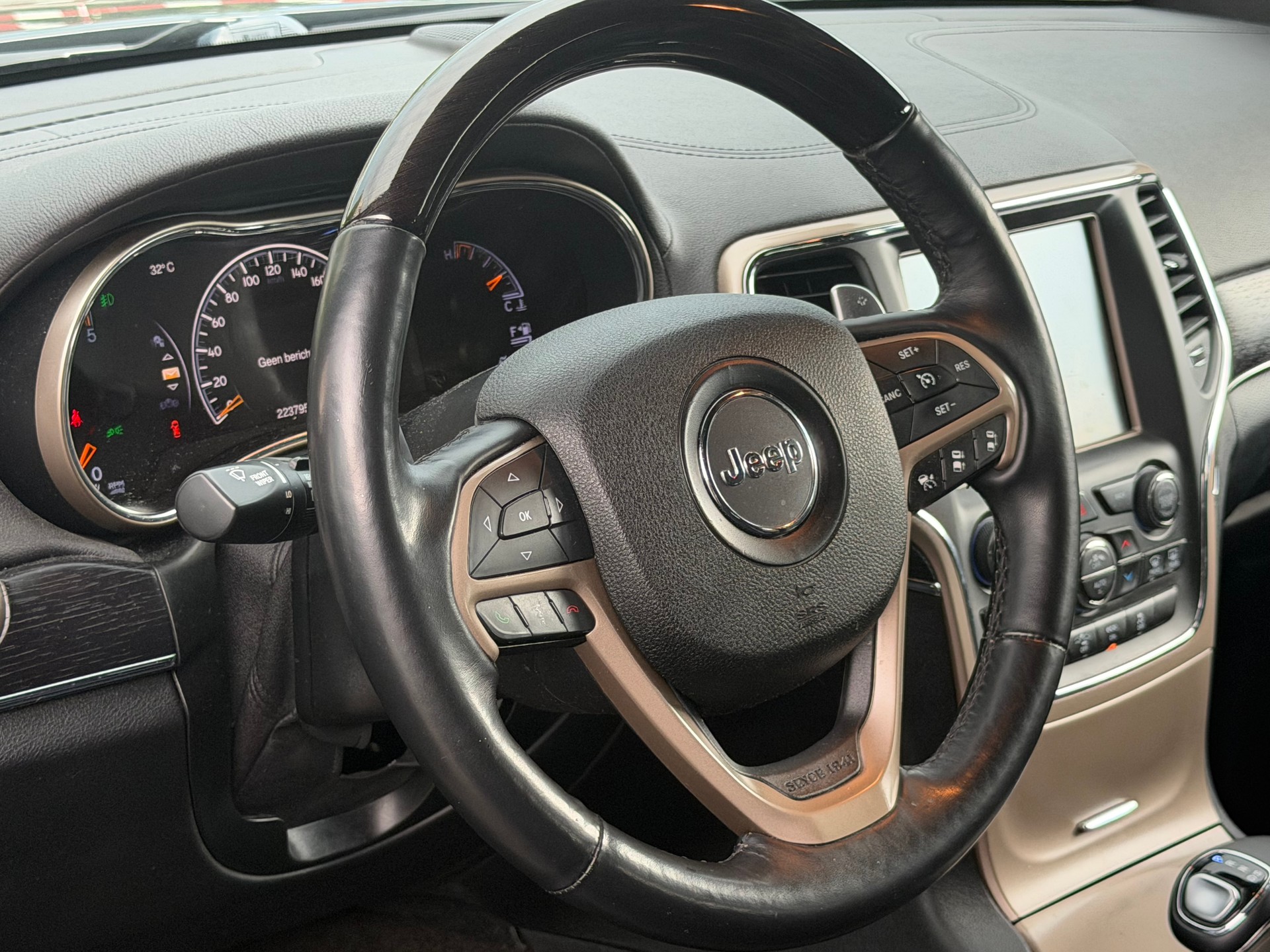 JEEP Grand Cherokee 3.0 CRD Summit Automatic-image-4