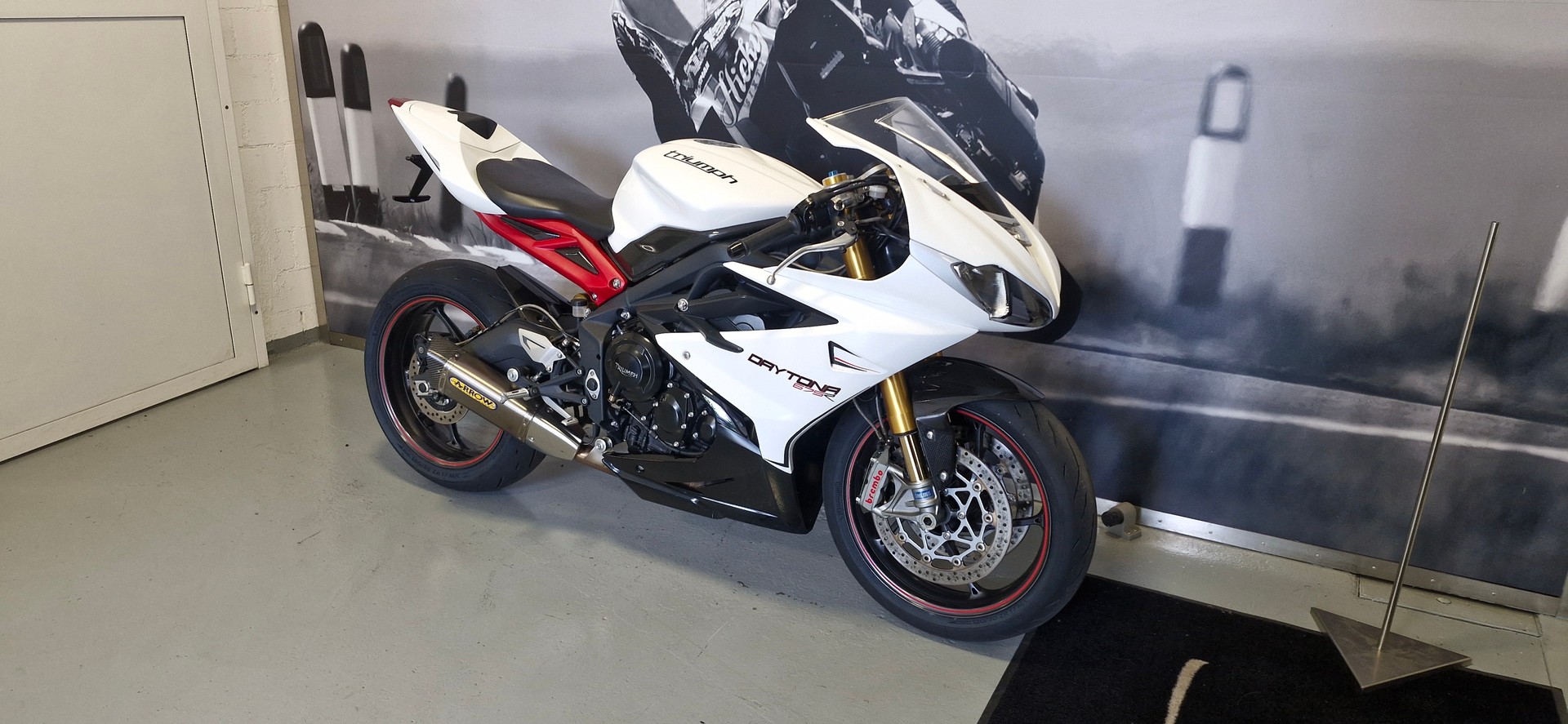 TRIUMPH Daytona 675 R ABS-image-2
