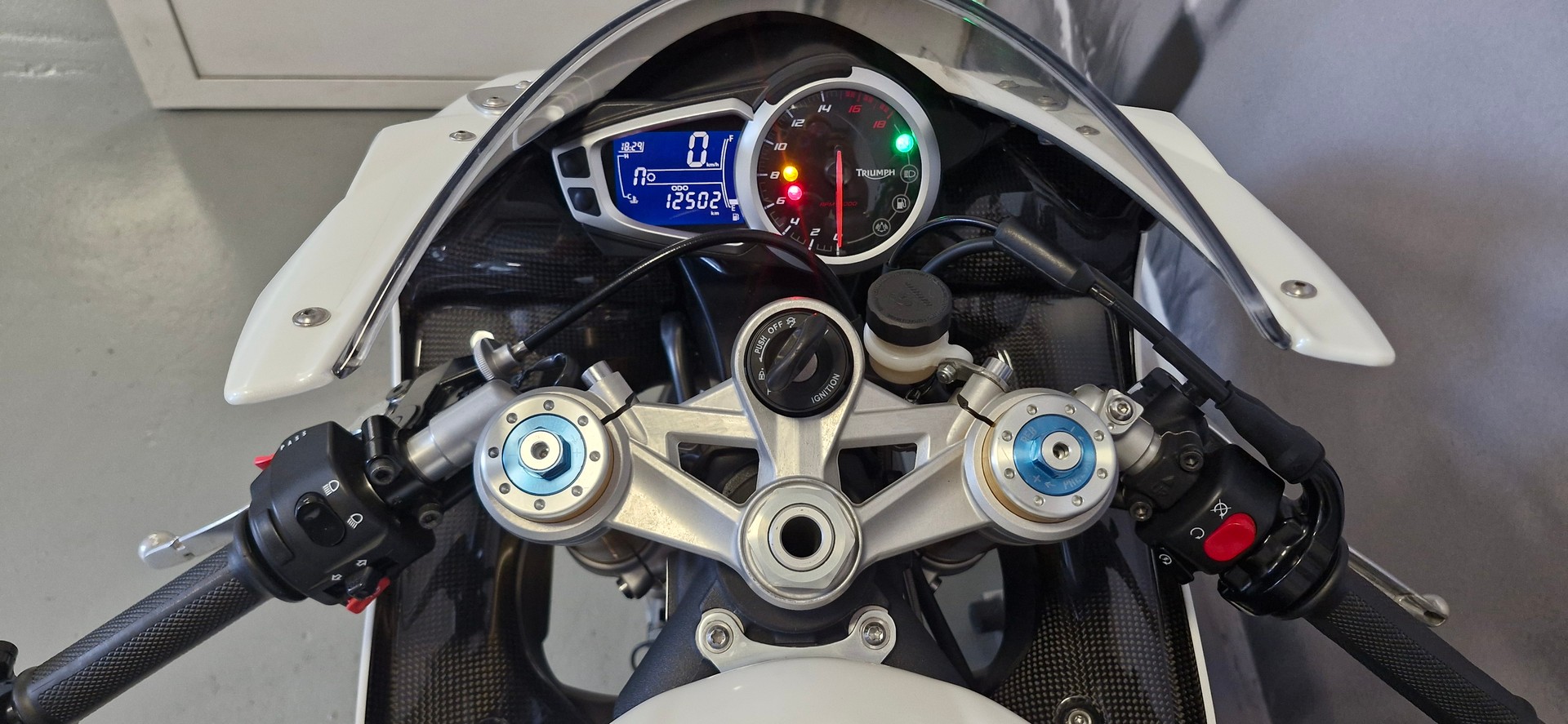 TRIUMPH Daytona 675 R ABS-image-12