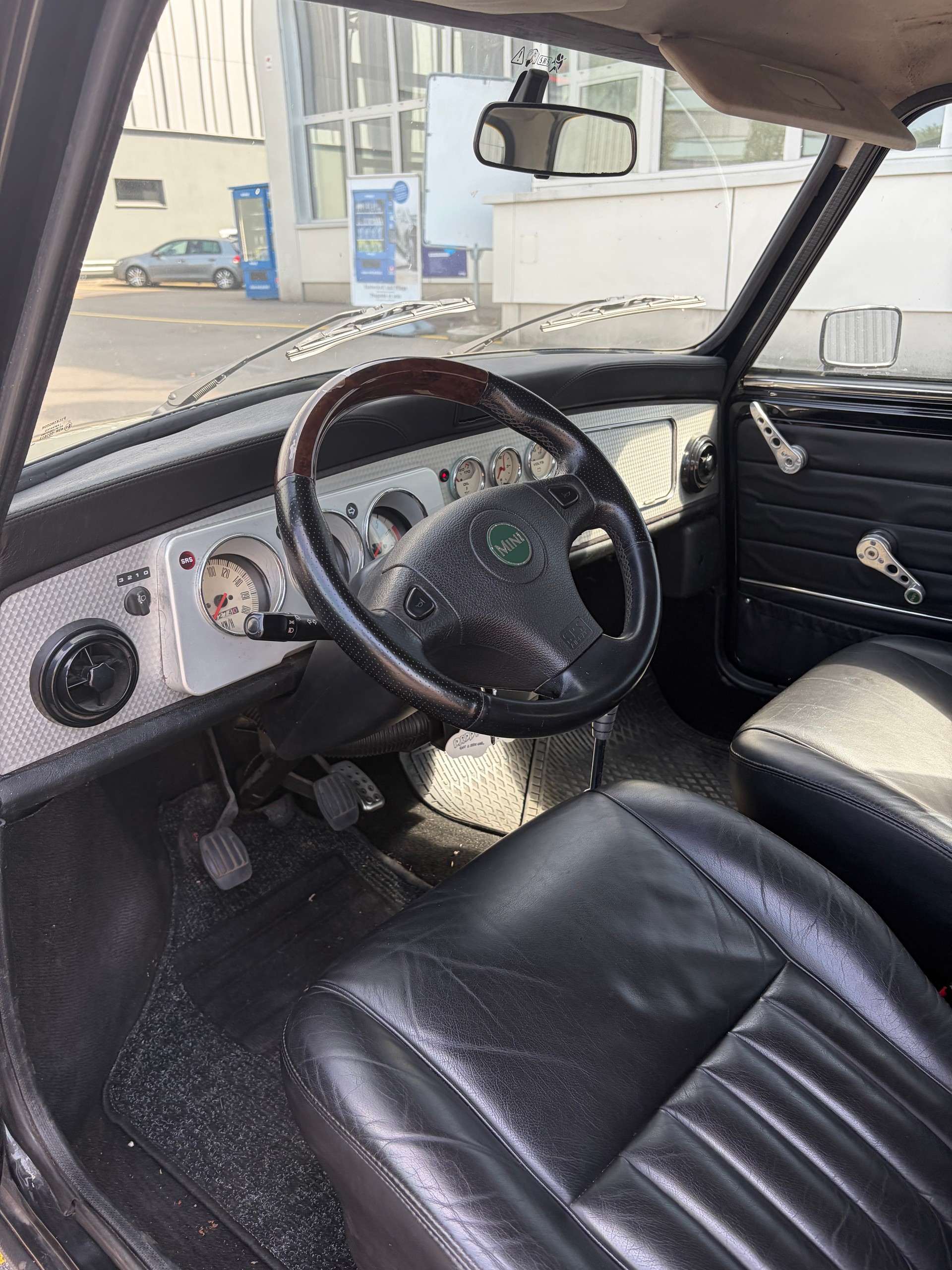 MINI 1.3 MPI 40th Anniversary Edition-image-4