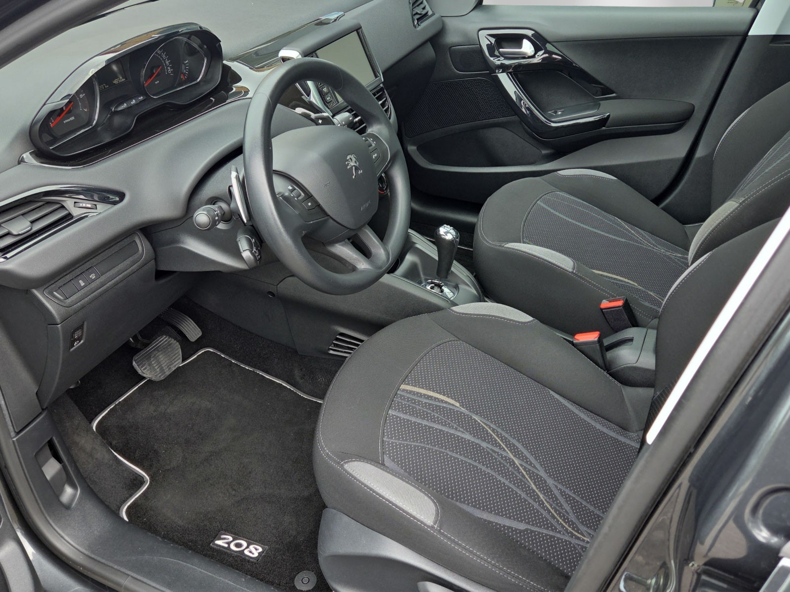 PEUGEOT 208 1.2 e-VTI Active EGS5-image-11