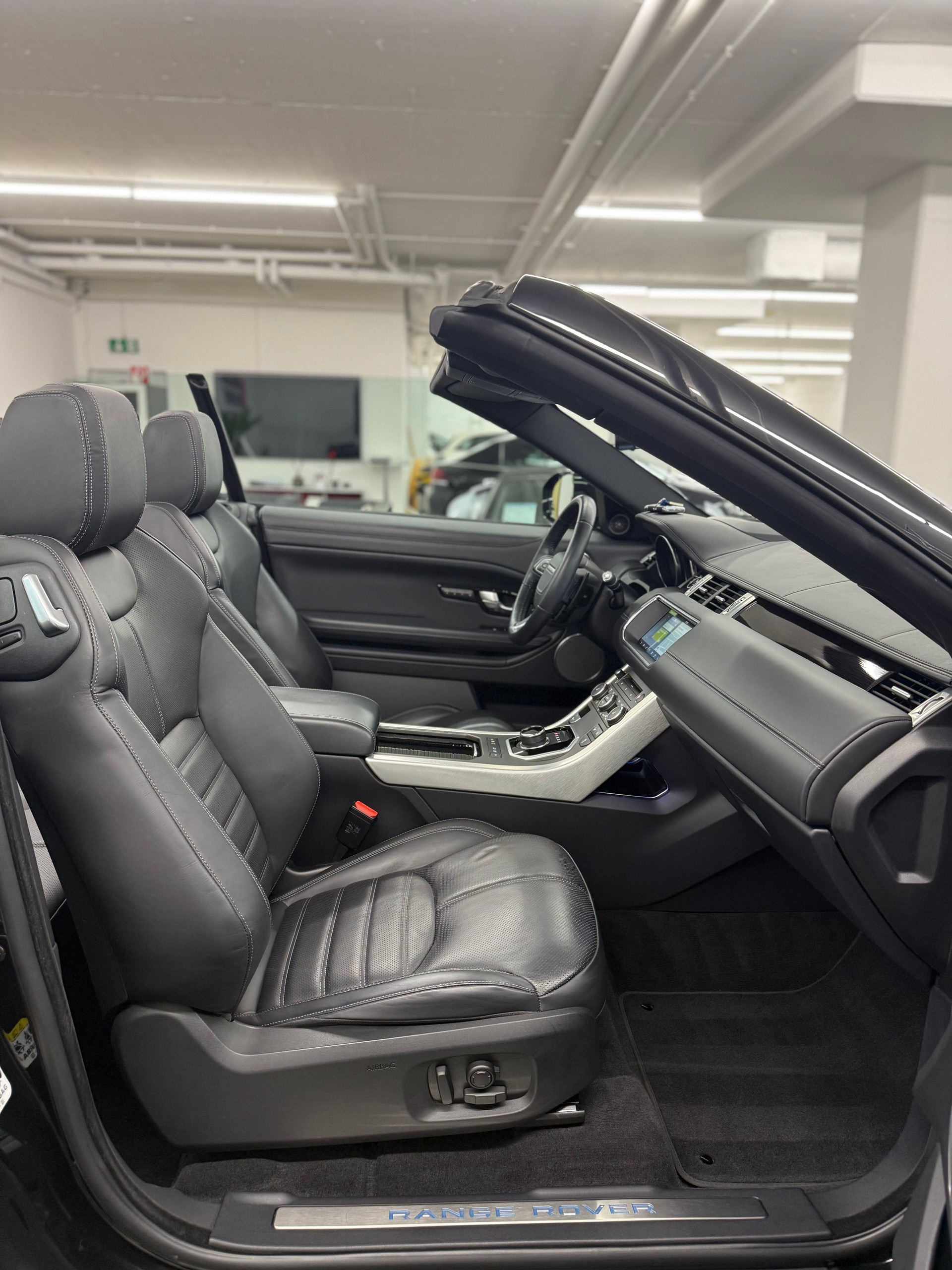 LAND ROVER Range Rover Evoque Conver. 2.0 TD4 HSE Dynamic AT9-image-21