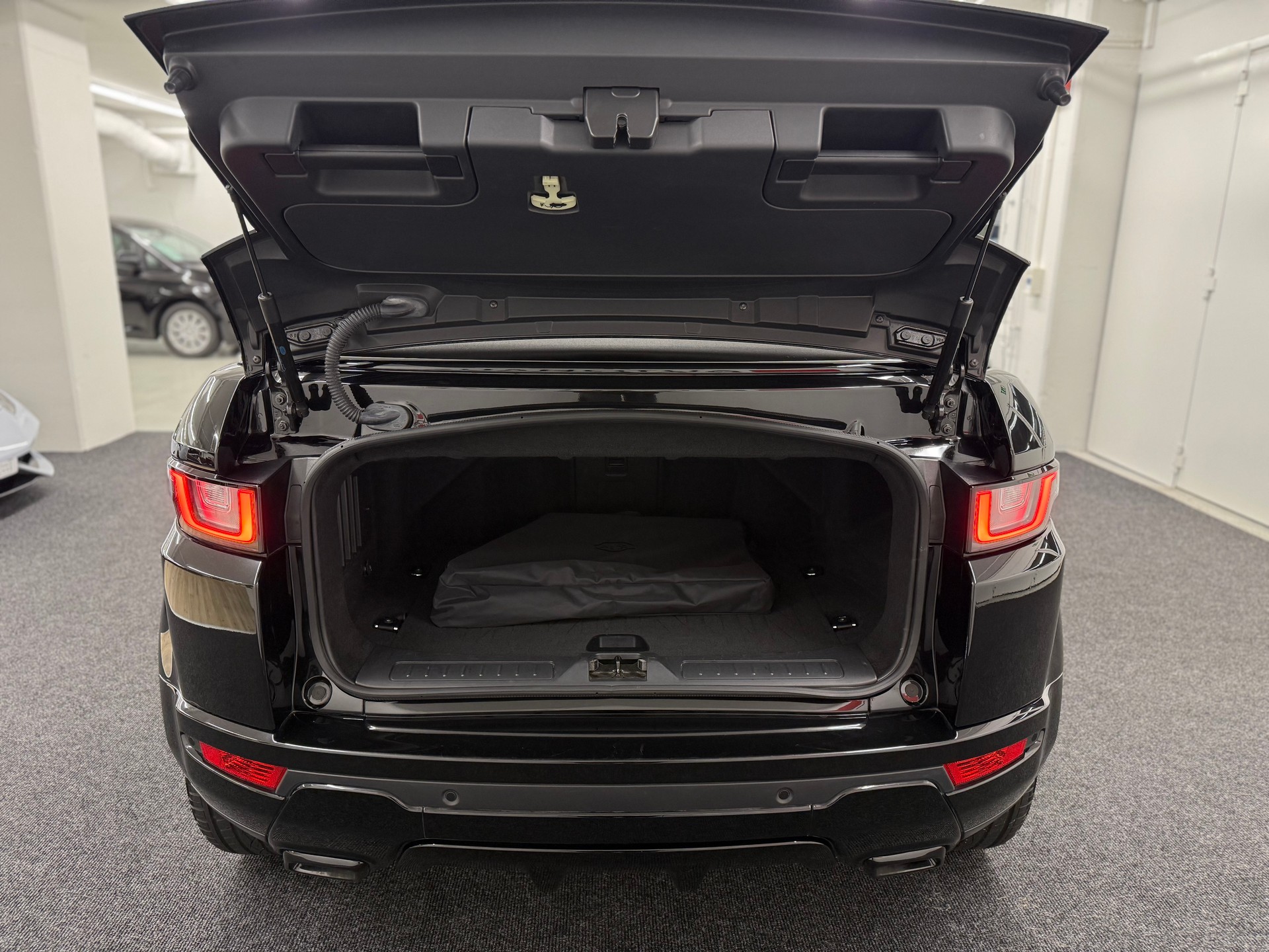 LAND ROVER Range Rover Evoque Conver. 2.0 TD4 HSE Dynamic AT9-image-15