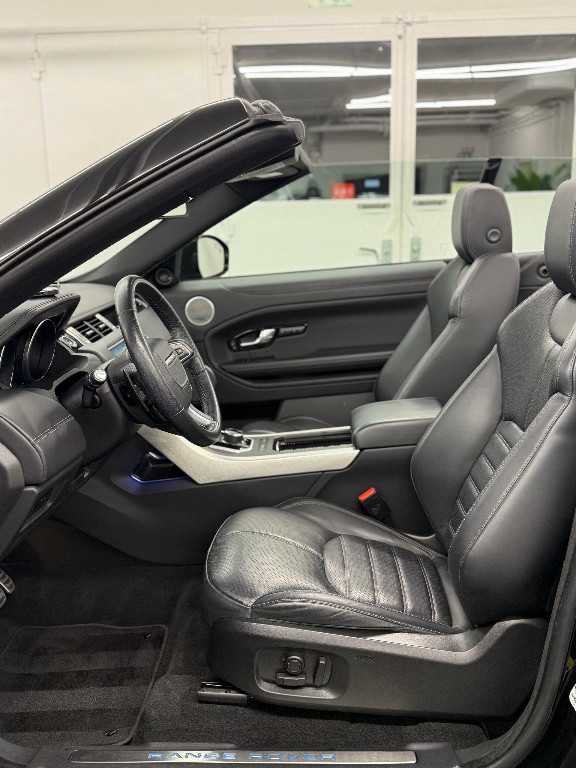 LAND ROVER Range Rover Evoque Conver. 2.0 TD4 HSE Dynamic AT9-image-18