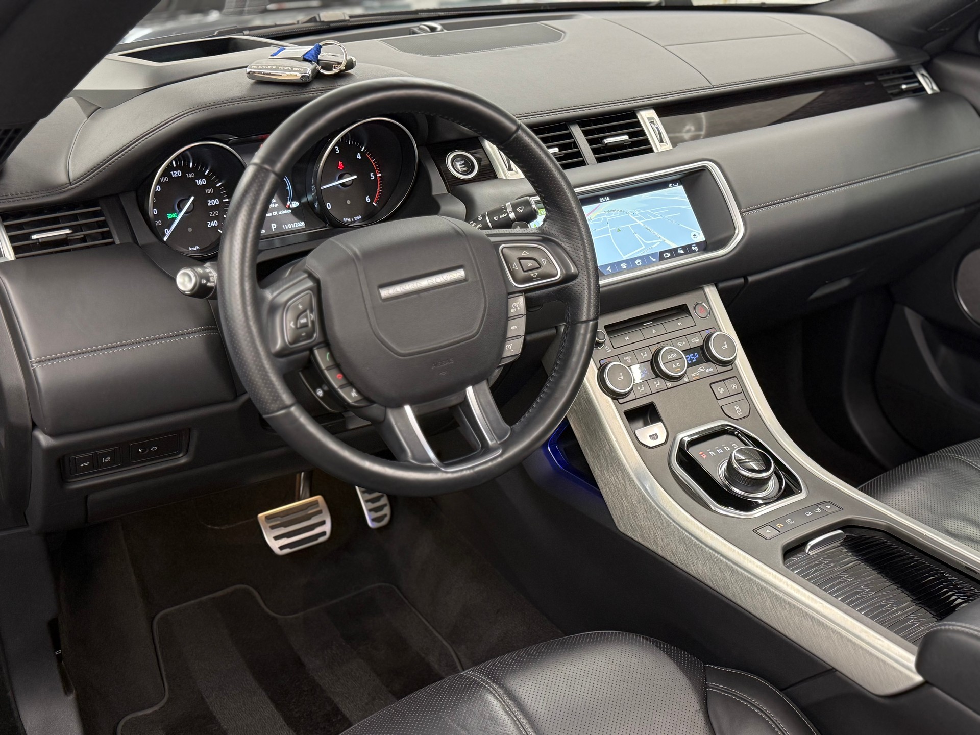 LAND ROVER Range Rover Evoque Conver. 2.0 TD4 HSE Dynamic AT9-image-16