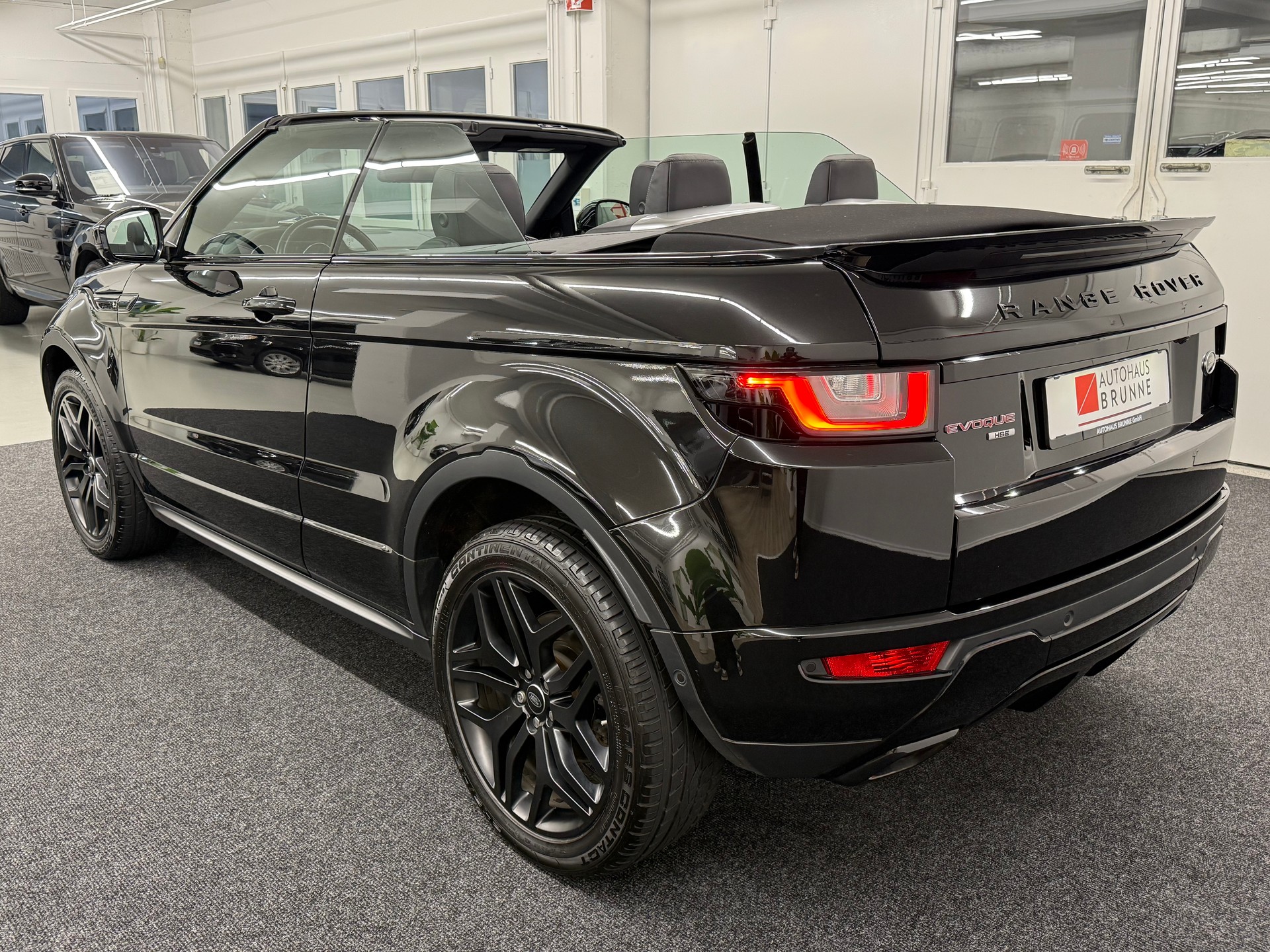 LAND ROVER Range Rover Evoque Conver. 2.0 TD4 HSE Dynamic AT9-image-10