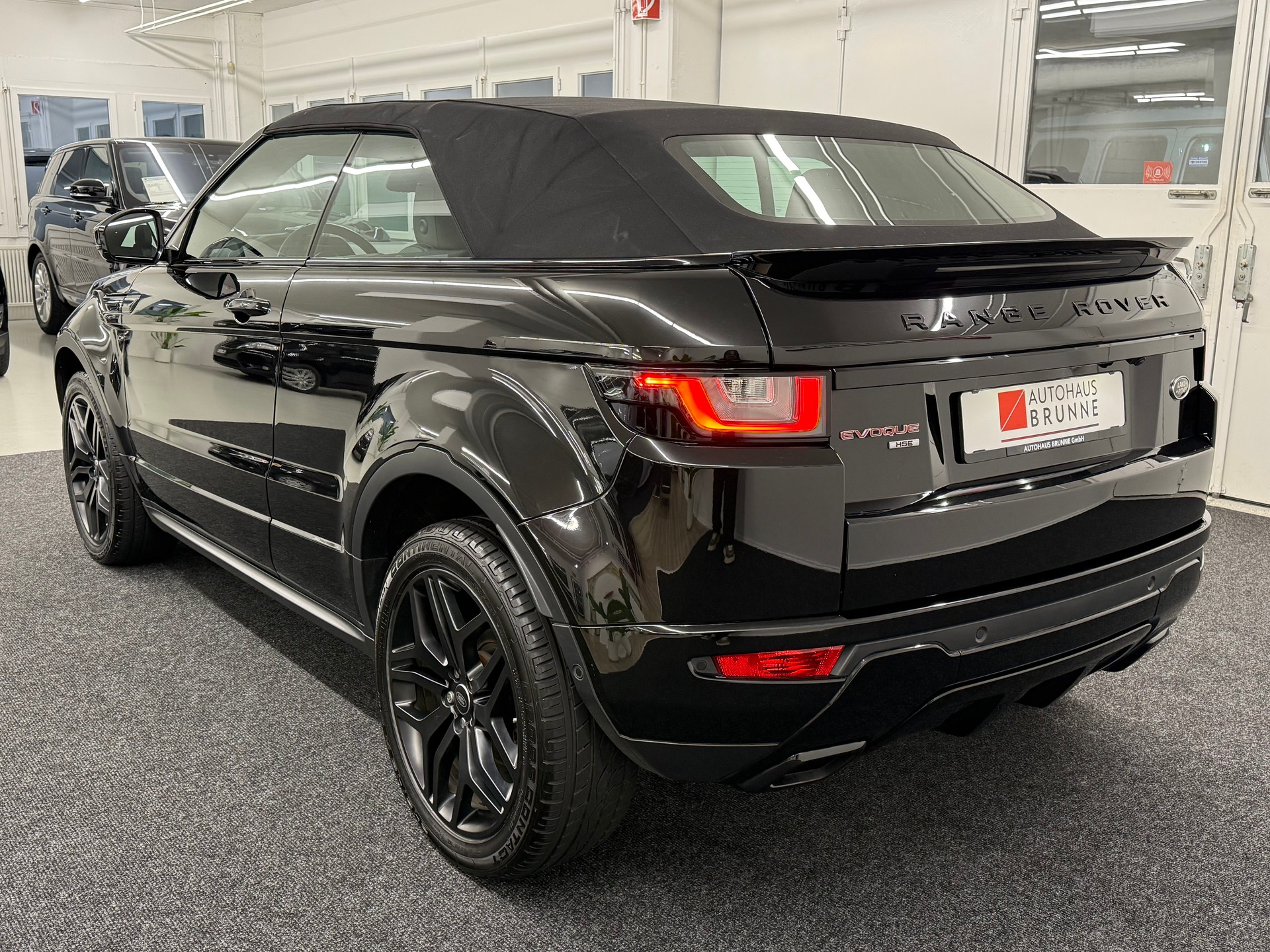 LAND ROVER Range Rover Evoque Conver. 2.0 TD4 HSE Dynamic AT9-image-11