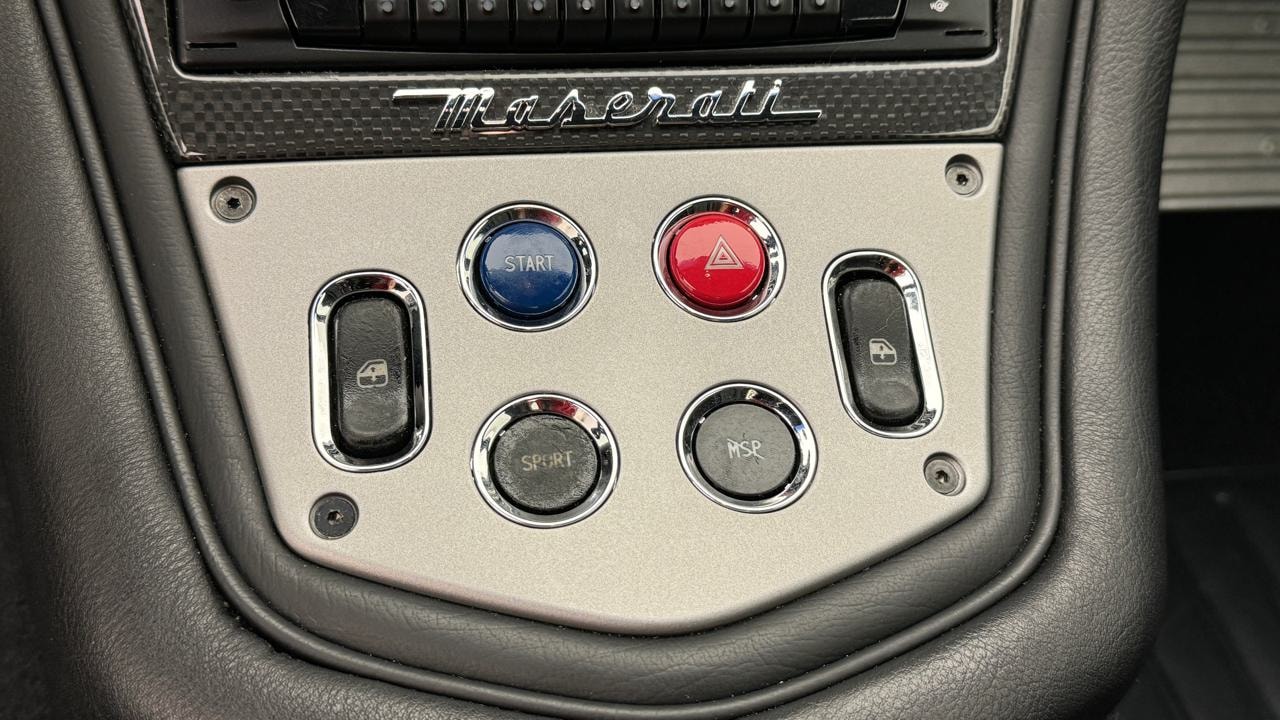 MASERATI Coupé GranSport-image-9