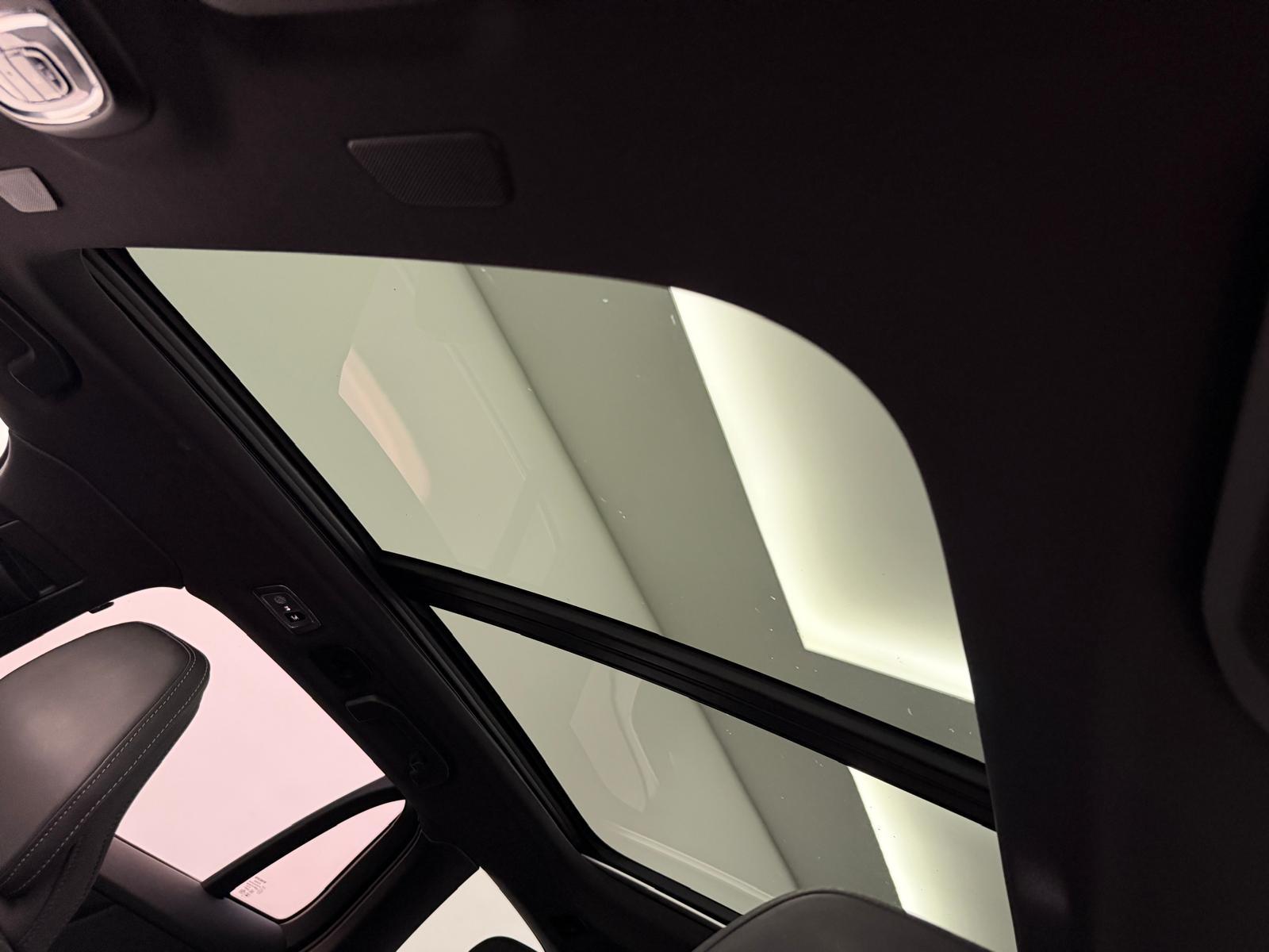 VOLVO V60 2.0 B5 R-Design AWD-image-14