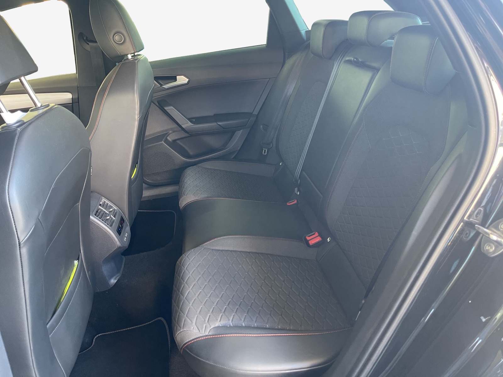 SEAT Leon ST 1.5 eTSI mHEV DSG Hola FR-image-11