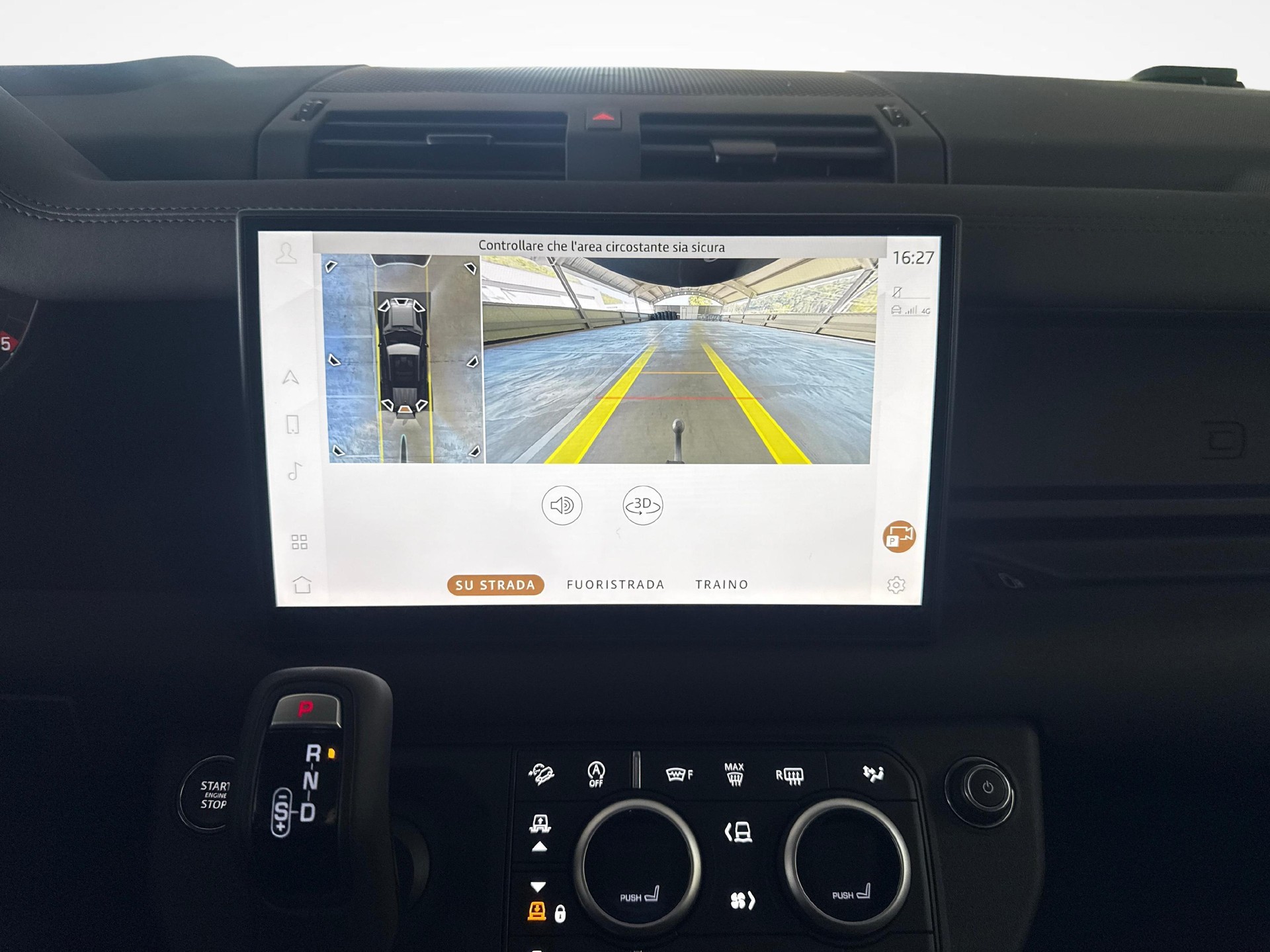 LAND ROVER Defender 110 3.0 D I6 250 X-Dynamic SE-image-15