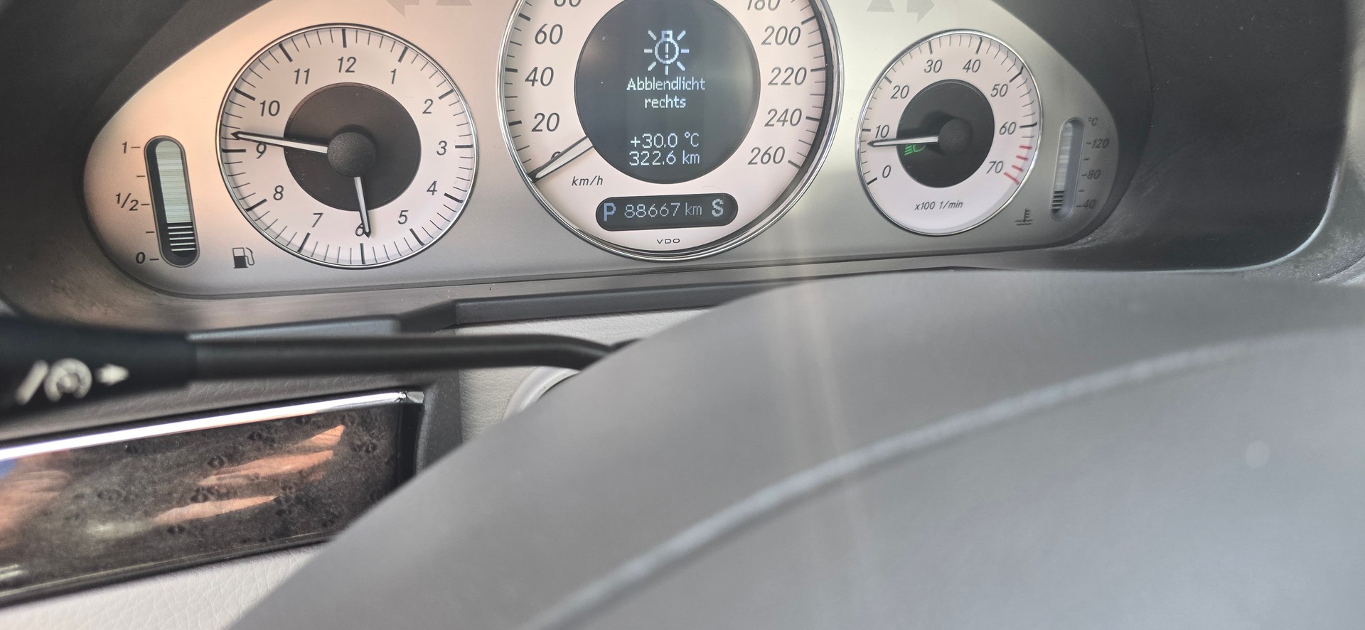 MERCEDES-BENZ E 200 Kompressor Avantgarde-image-11