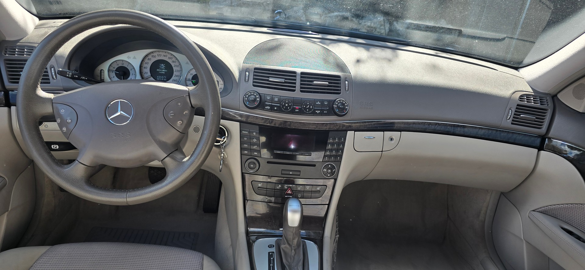 MERCEDES-BENZ E 200 Kompressor Avantgarde-image-9