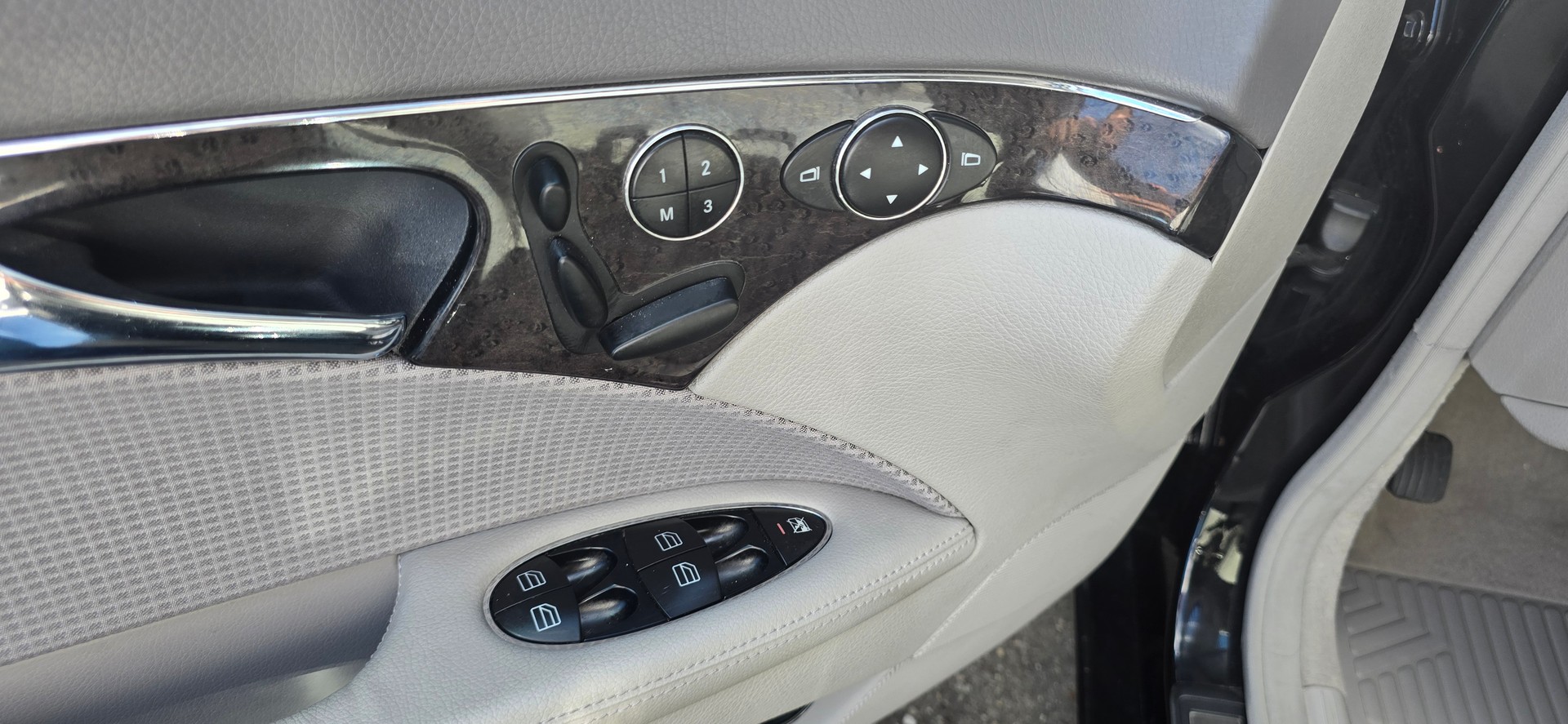 MERCEDES-BENZ E 200 Kompressor Avantgarde-image-10