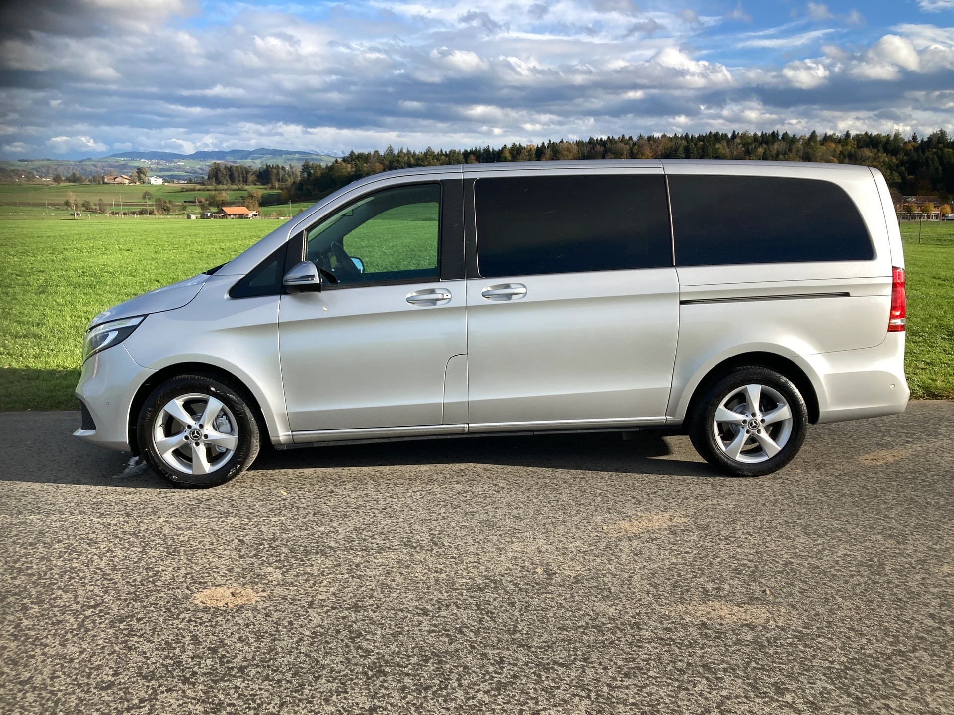 MERCEDES-BENZ V 220 d Trend lang 9G-Tronic **Anhängerkupplung 2'500KG**Standheizung**-image-4