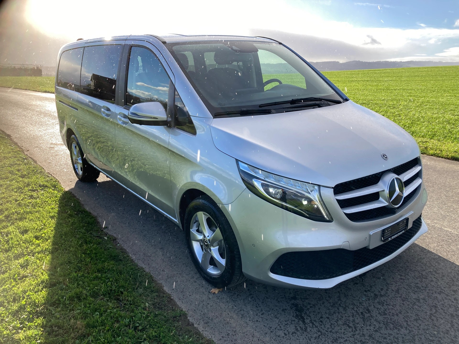 MERCEDES-BENZ V 220 d Trend lang 9G-Tronic **Anhängerkupplung 2'500KG**Standheizung**-image-1