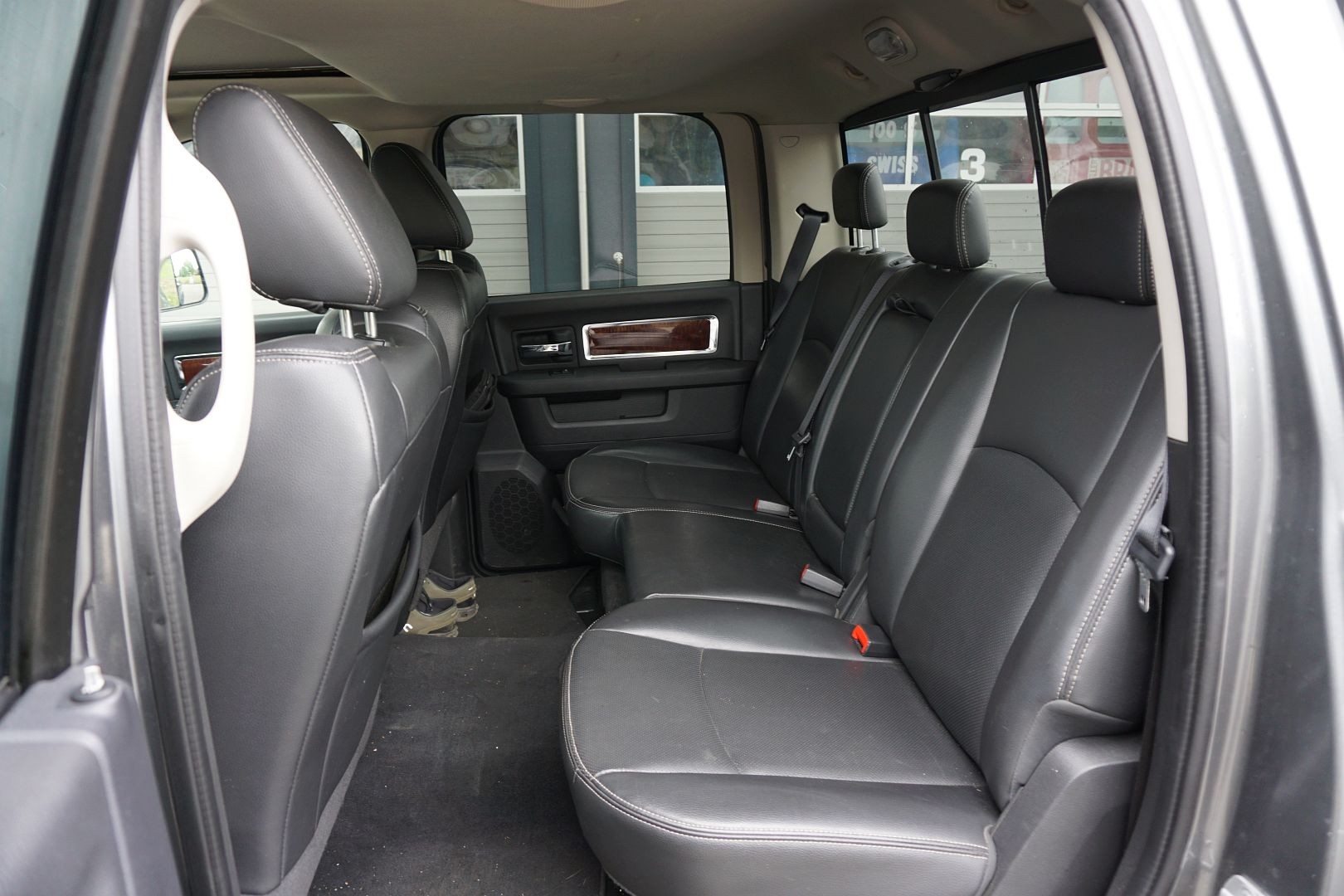 DODGE Ram Laramie-image-16