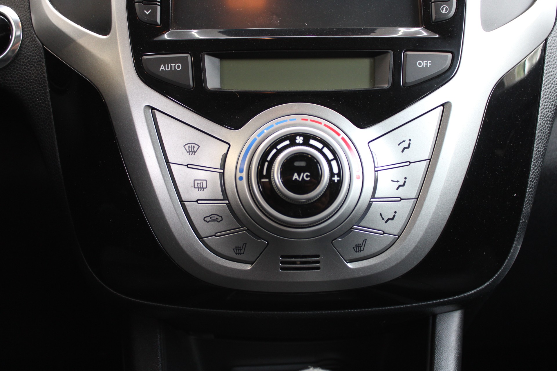 HYUNDAI iX20 1.6 Premium Automatic-image-6