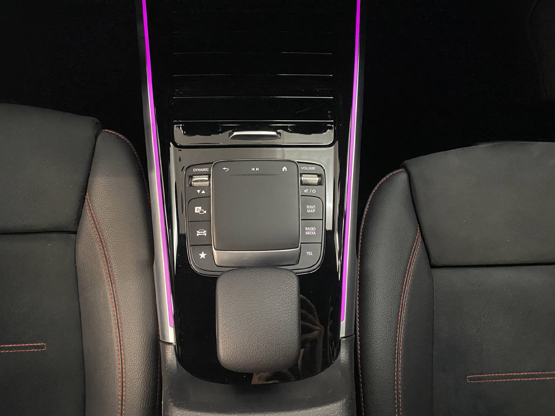 MERCEDES-BENZ GLB 250 AMG Line 4MATIC-image-9