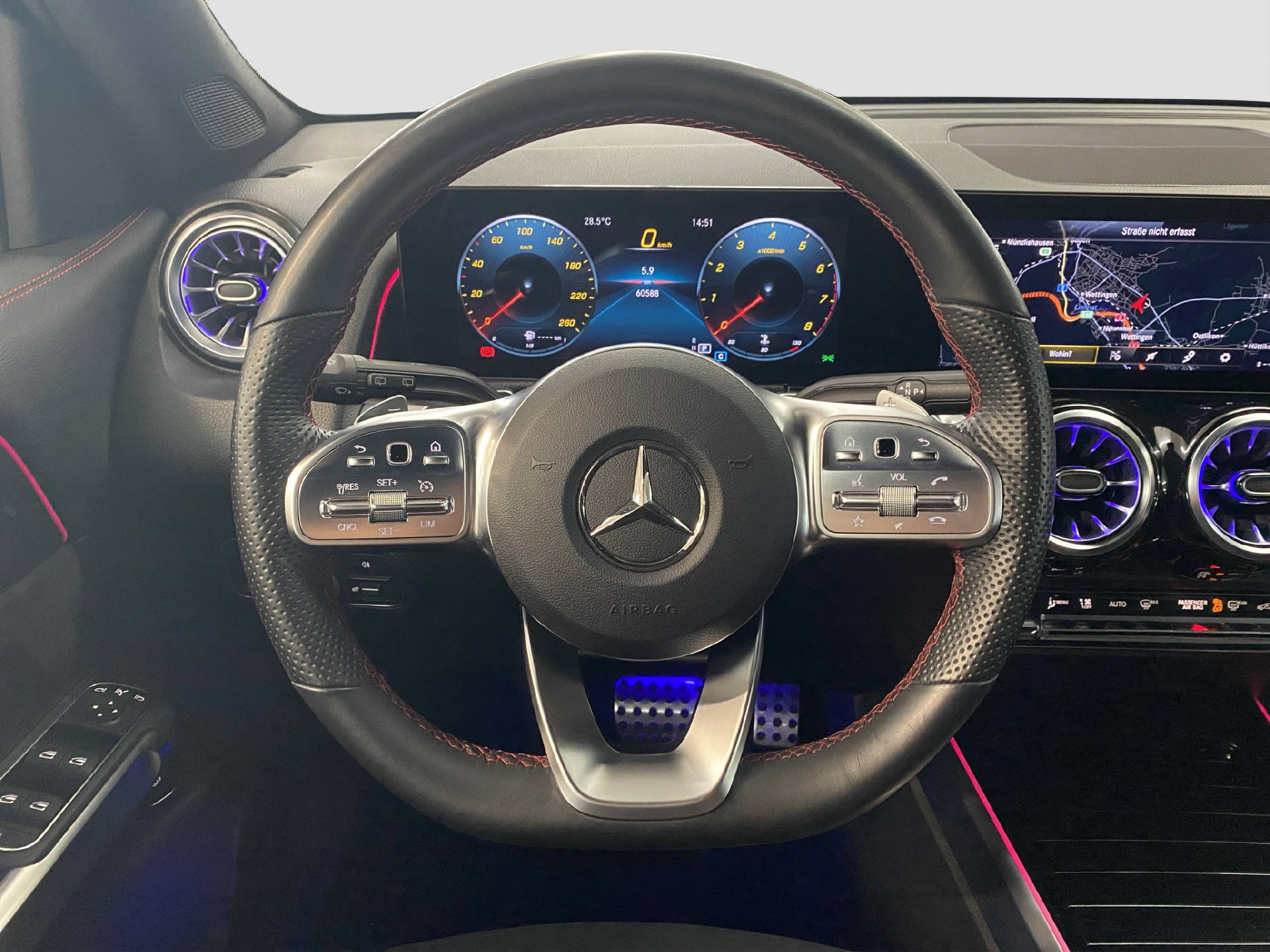 MERCEDES-BENZ GLB 250 AMG Line 4MATIC-image-8