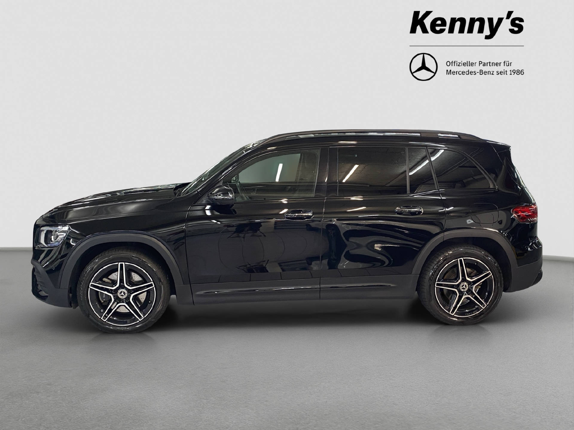 MERCEDES-BENZ GLB 250 AMG Line 4MATIC-image-2