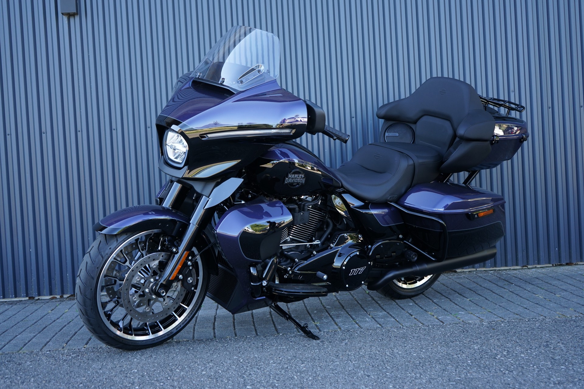 HARLEY-DAVIDSON FLHXL Street Glide 117 Limited-showroom-element-1