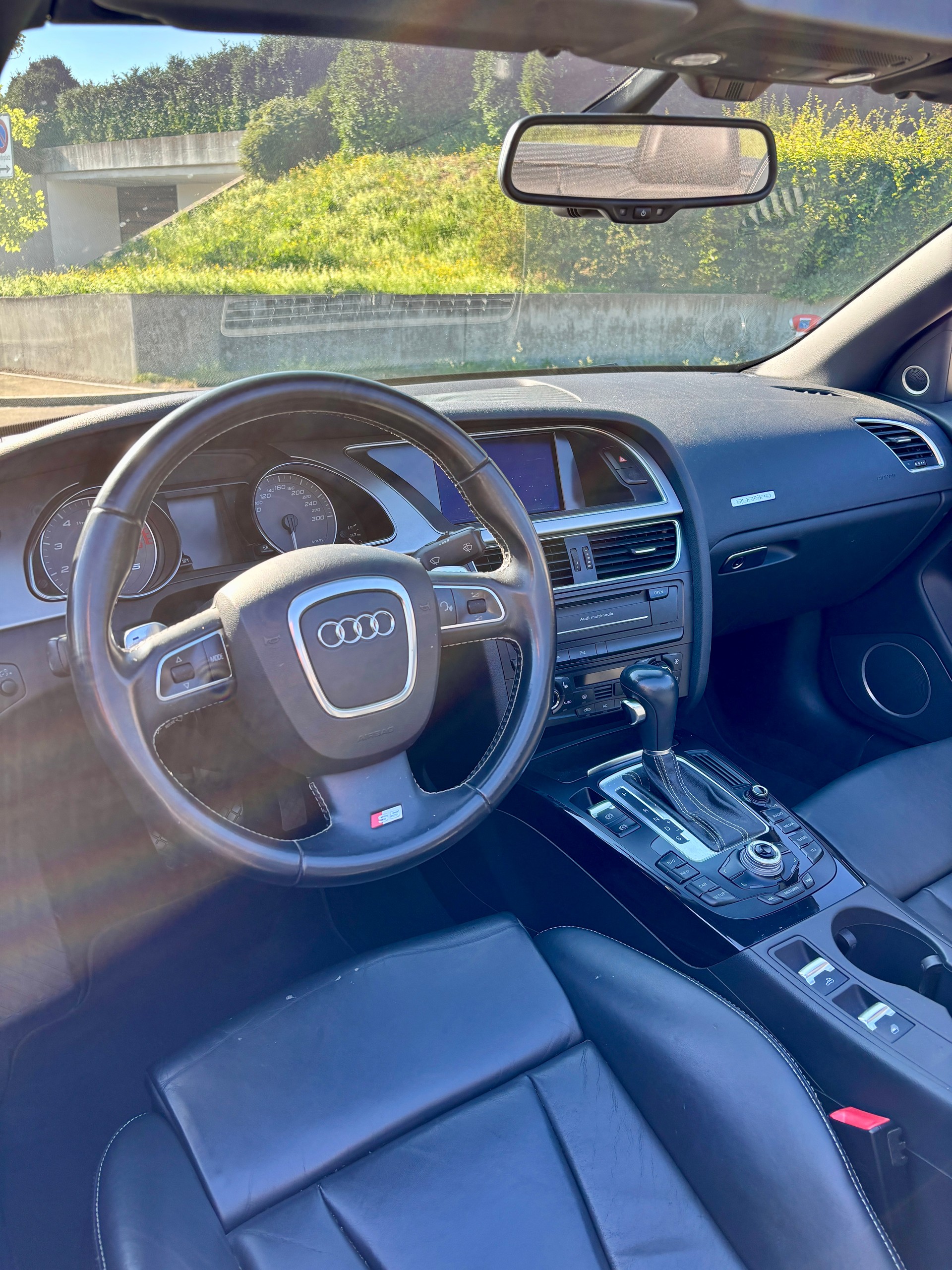 AUDI 3.0 V6 TFSI quattro S-Tronic-image-1