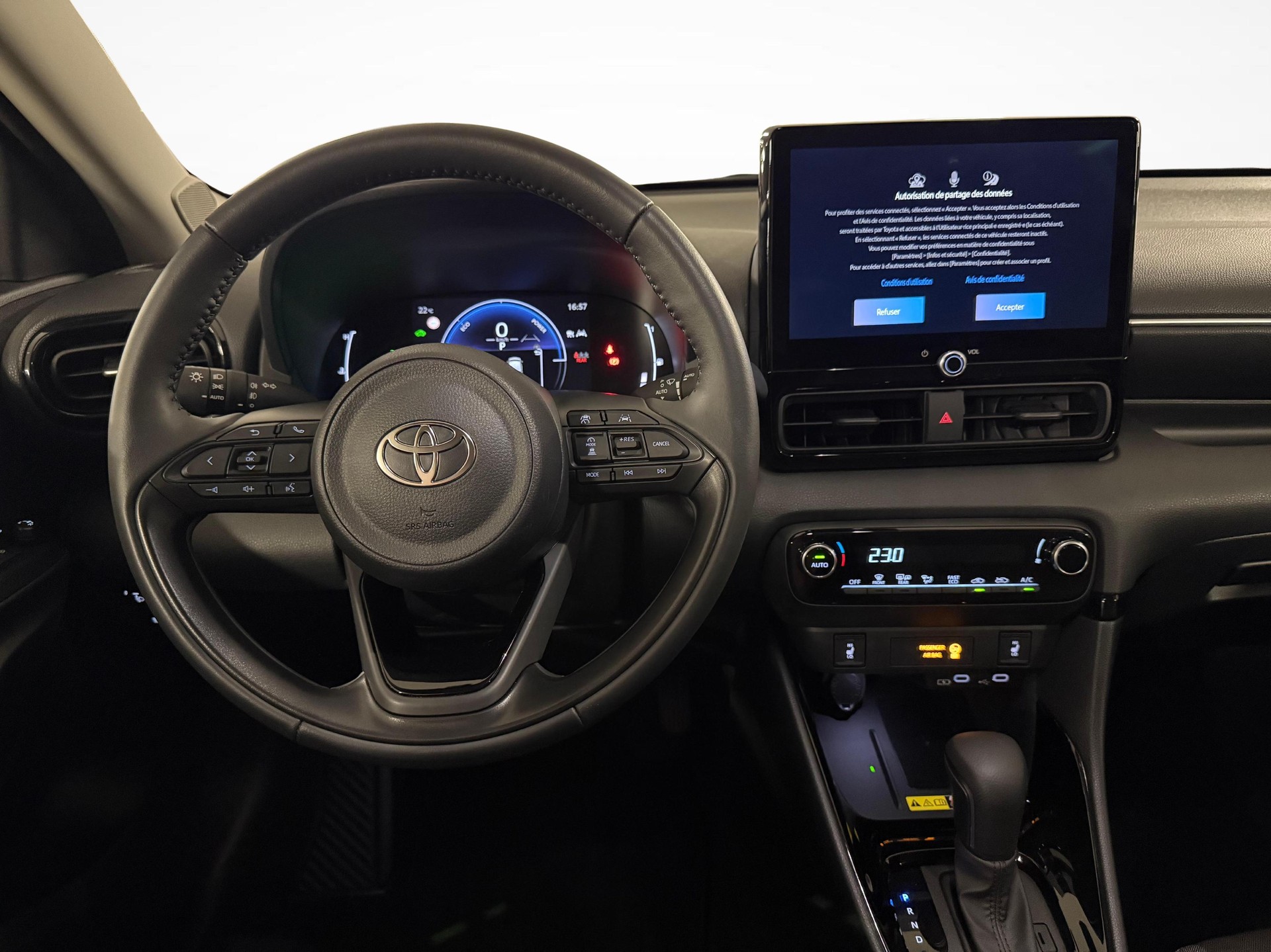 TOYOTA Yaris 1.5 VVT-i HSD Trend-image-12