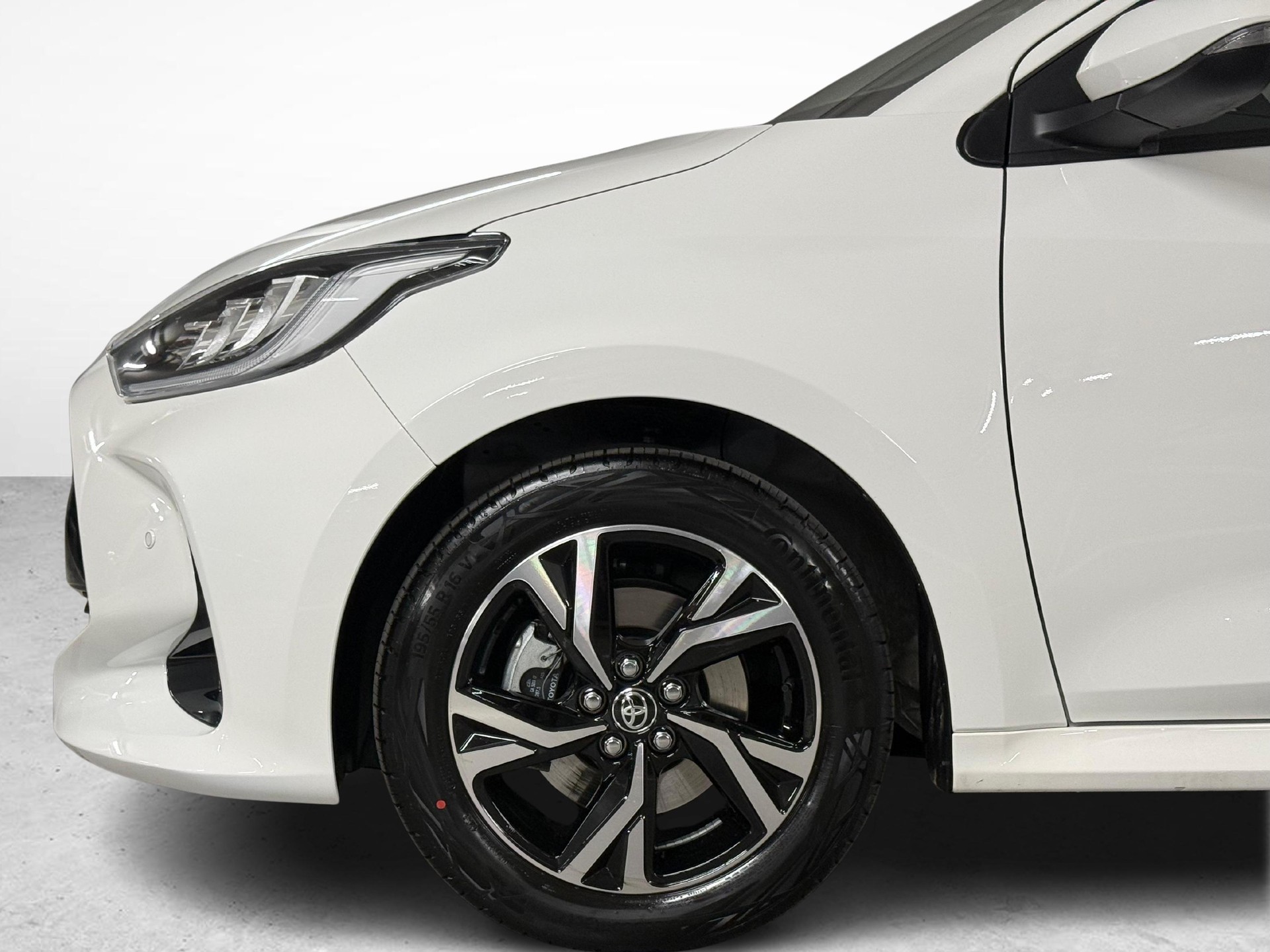 TOYOTA Yaris 1.5 VVT-i HSD Trend-image-8