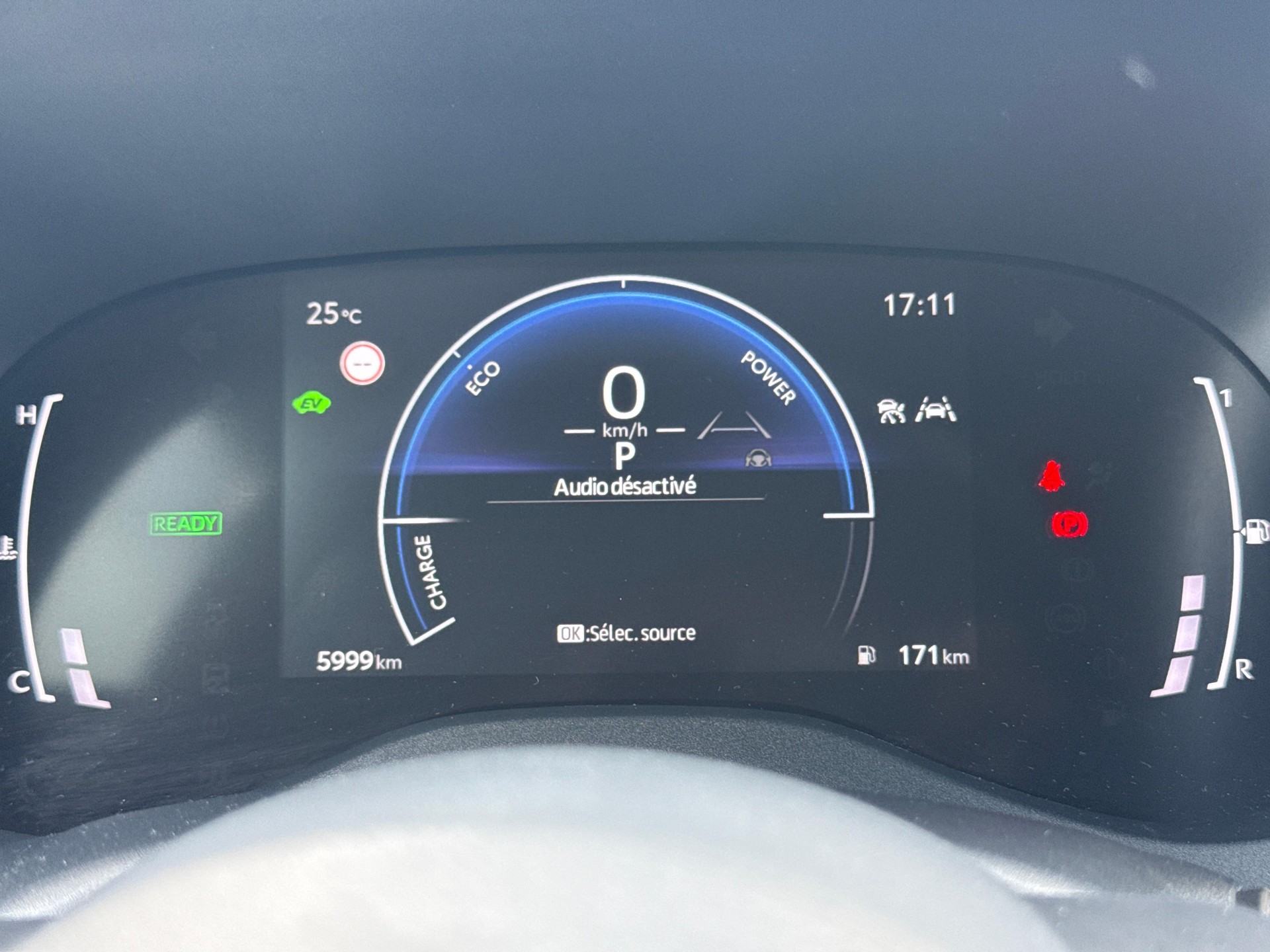 TOYOTA Yaris 1.5 VVT-i HSD Trend-image-14