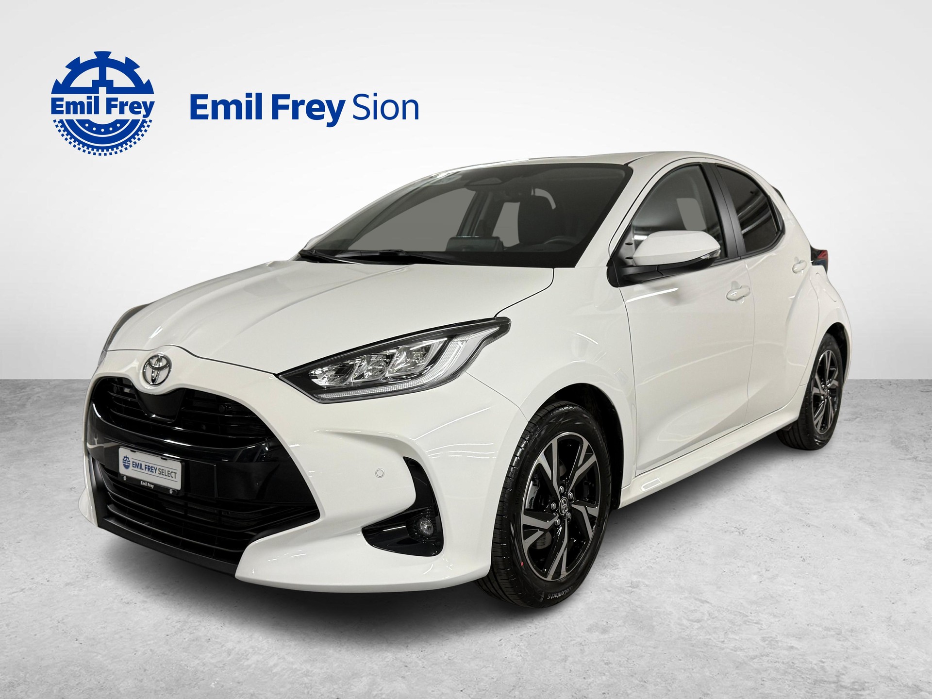 TOYOTA Yaris 1.5 VVT-i HSD Trend-image-0