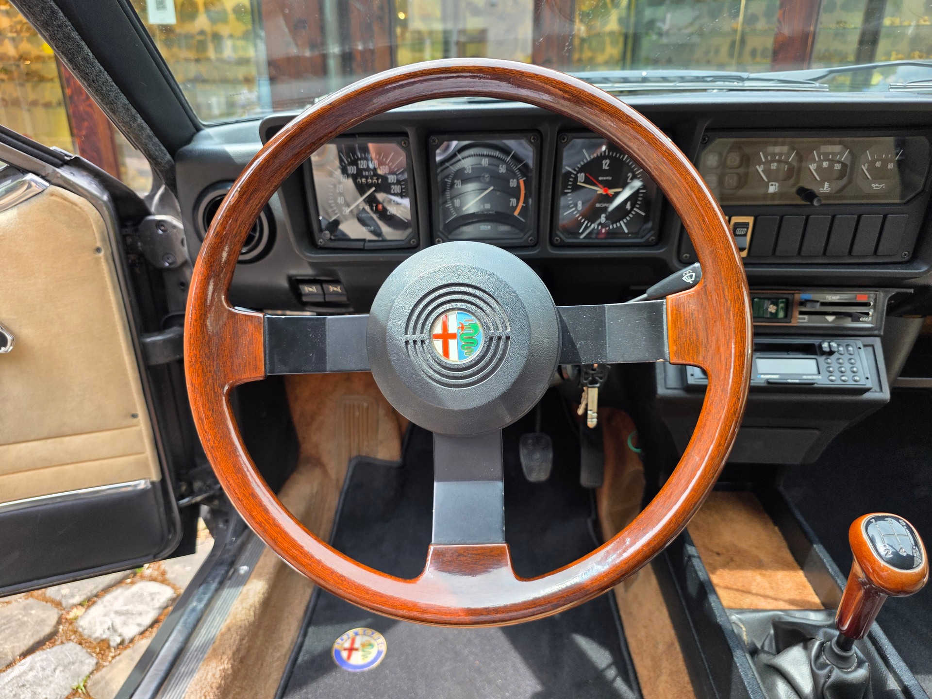 ALFA ROMEO GTV 2.0 L-image-12