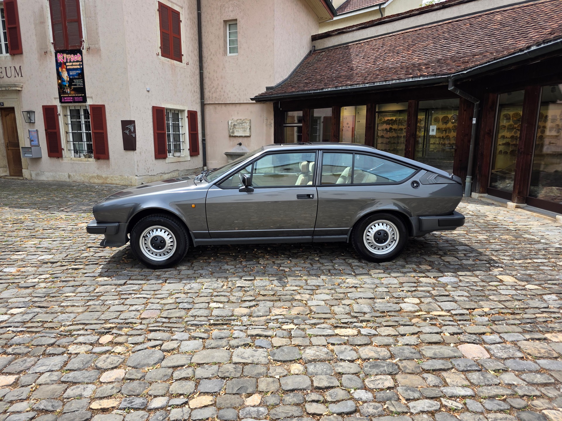 ALFA ROMEO GTV 2.0 L-image-4