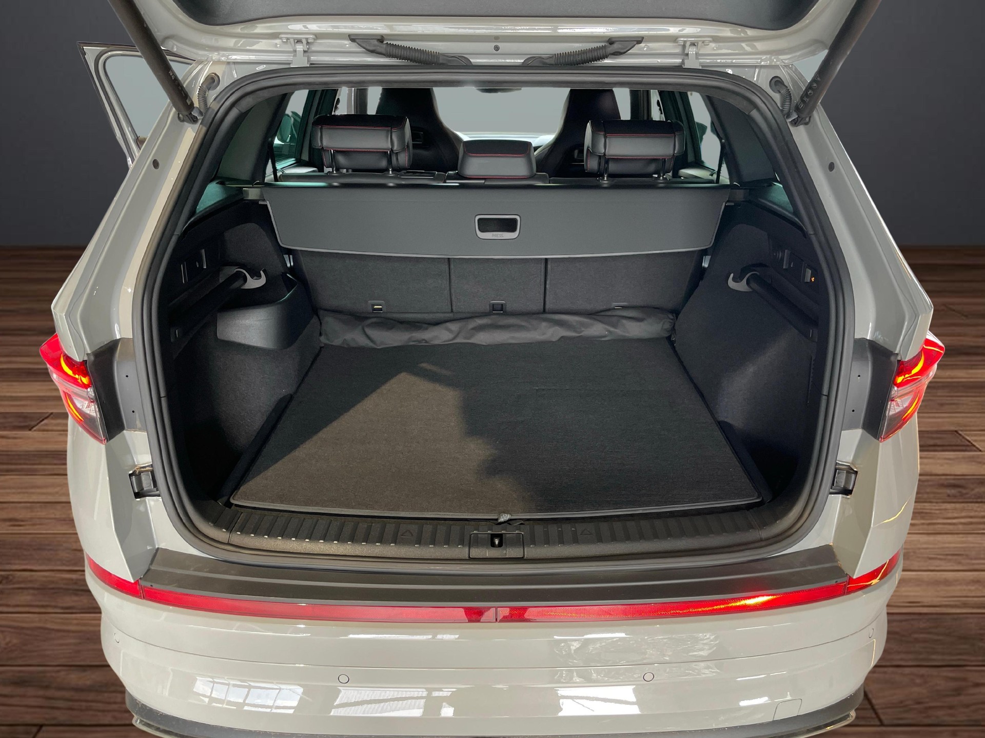 SKODA Kodiaq 2.0 TSI RS DSG-image-8