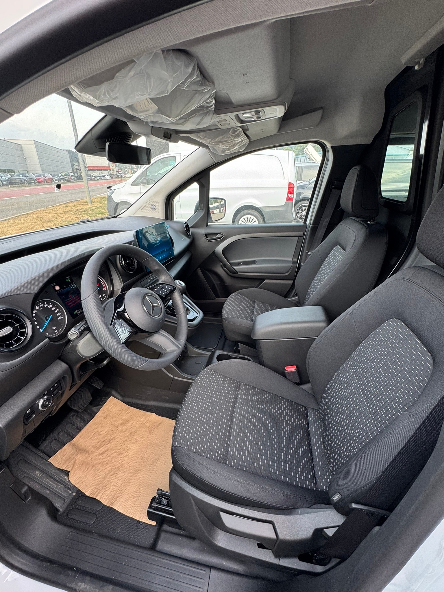 MERCEDES-BENZ eCitan 45kWh Base-image-9