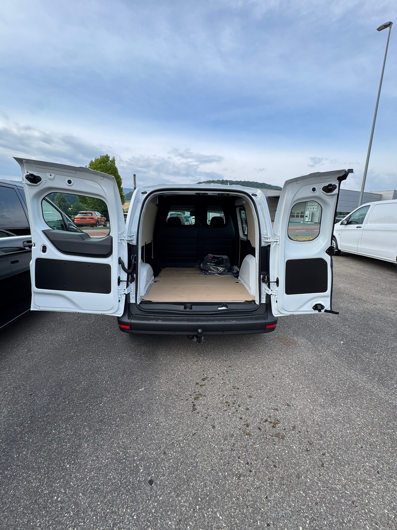 MERCEDES-BENZ eCitan 45kWh Base-image-6