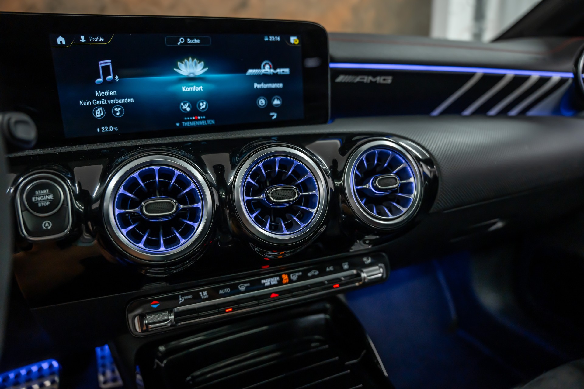 MERCEDES-BENZ CLA 35 AMG 4Matic 7G-DCT *Manufaktur*Aerodynamik-Plus*Panorama*360*-image-24