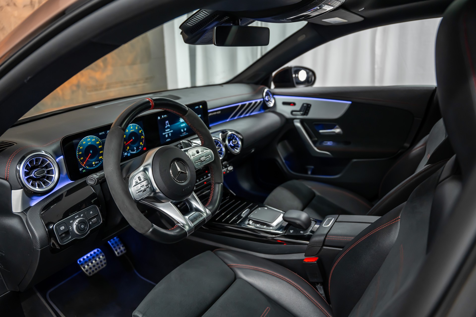 MERCEDES-BENZ CLA 35 AMG 4Matic 7G-DCT *Manufaktur*Aerodynamik-Plus*Panorama*360*-image-11