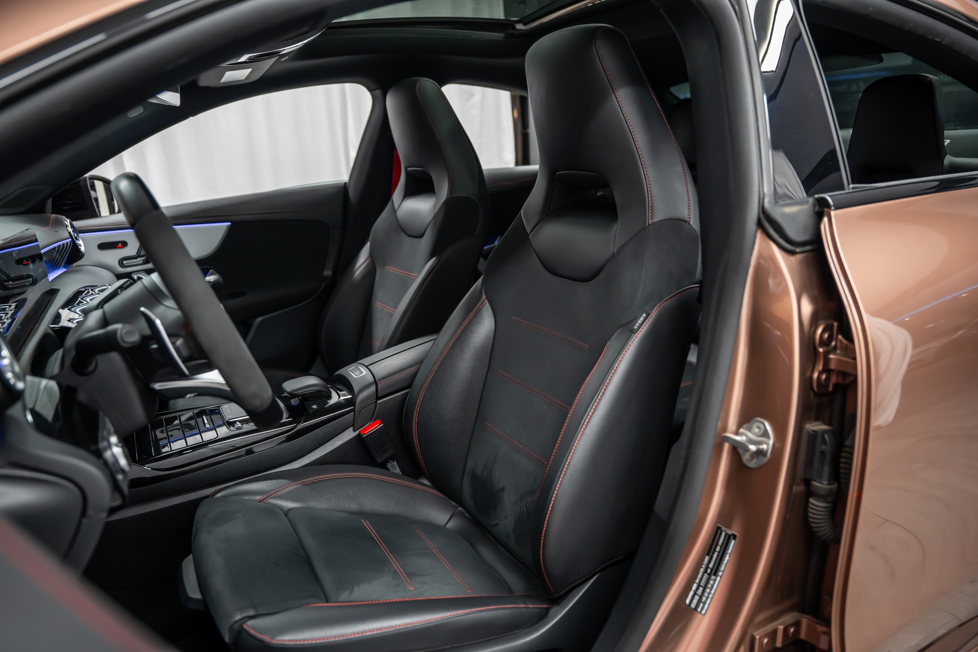 MERCEDES-BENZ CLA 35 AMG 4Matic 7G-DCT *Manufaktur*Aerodynamik-Plus*Panorama*360*-image-13